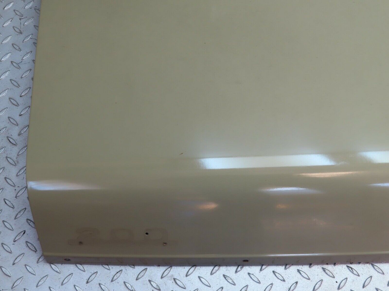 13643 Mercedes-Benz W123 200 Boot Lid Trunk Door