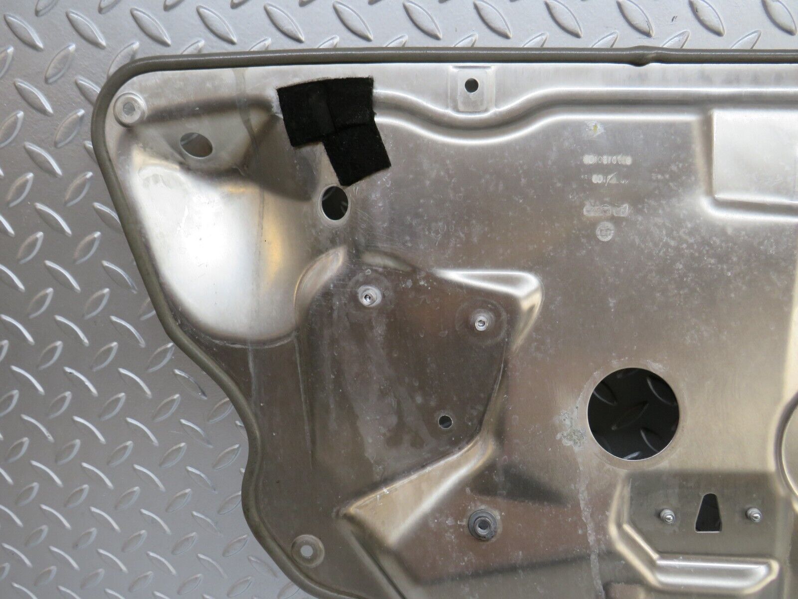 35106 Mercedes-Benz W221 Rear Right Window Regulator Support Panel