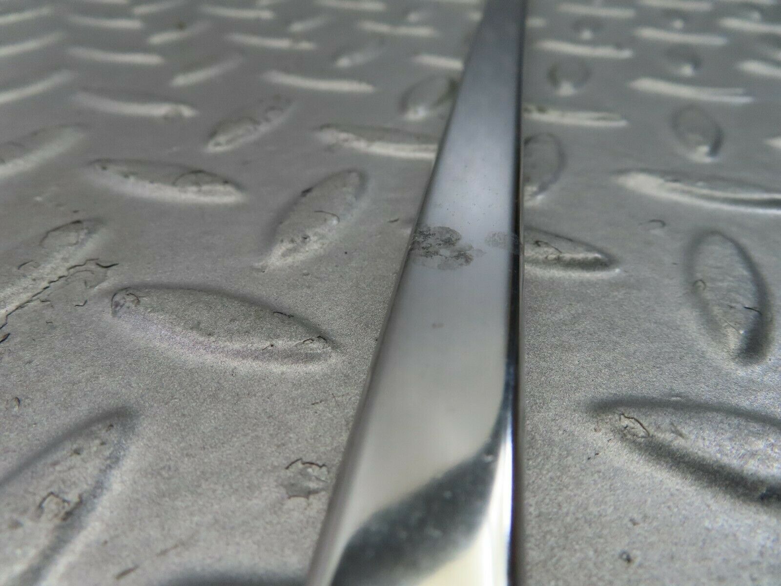 7780 Mercedes-Benz S123 230TE Wagon Door Chrome Window Frame Front Right