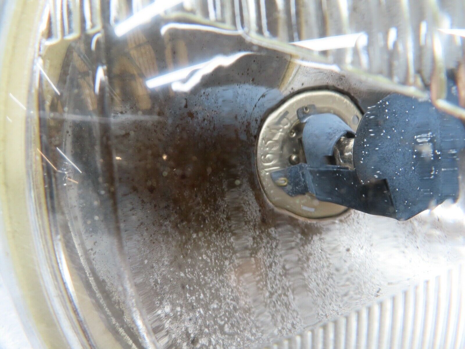 18444 Mercedes-Benz W111 220SE Coupe Headlight IGM 4568 HC