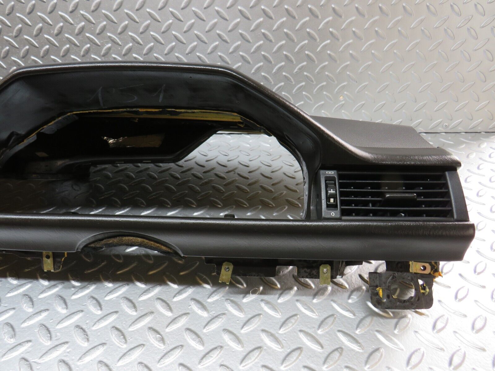 34032 Mercedes-Benz W124 260E Dashboard Brown