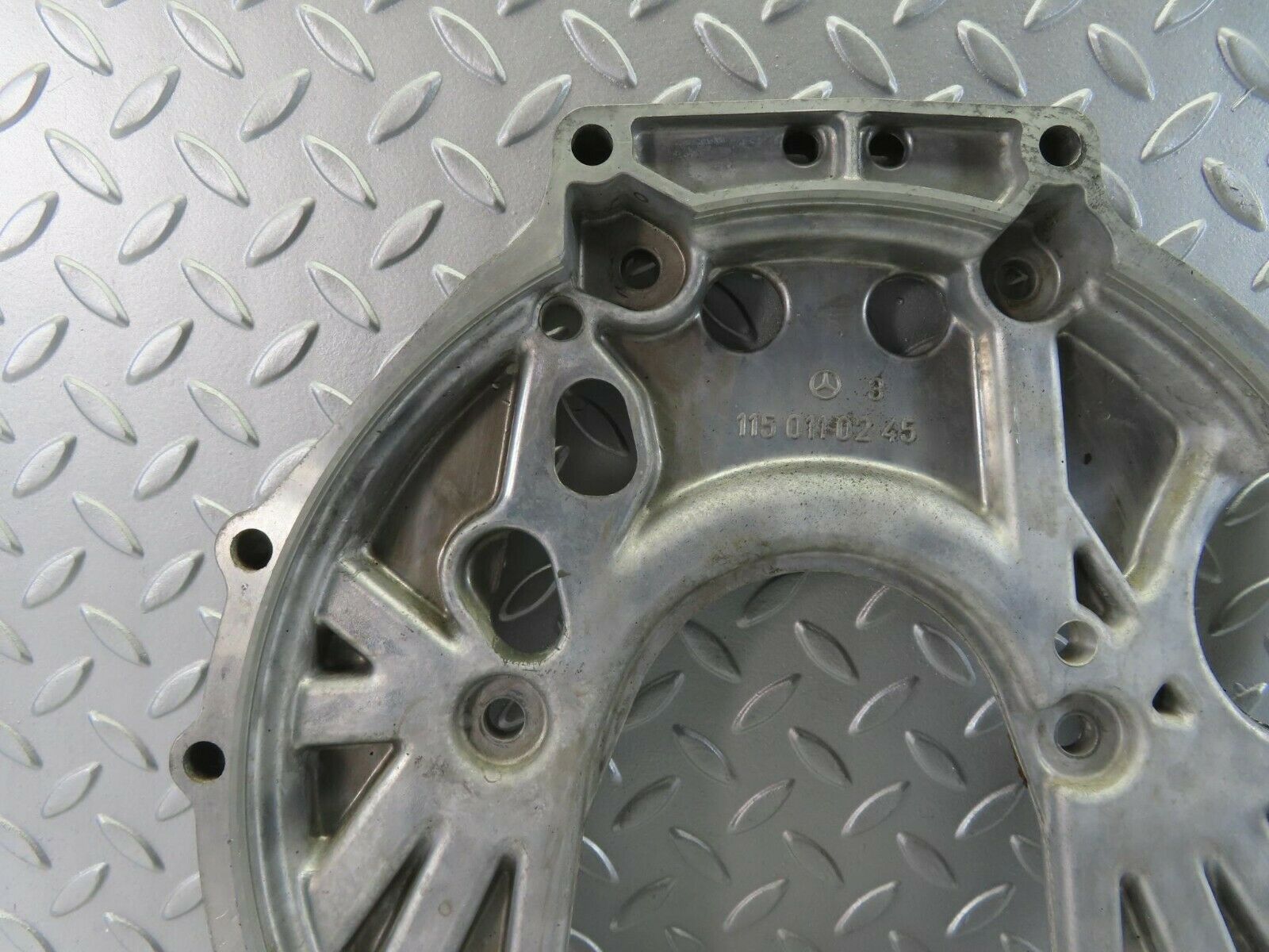 10157 Mercedes-Benz W115 Gearbox Flange 1150110245