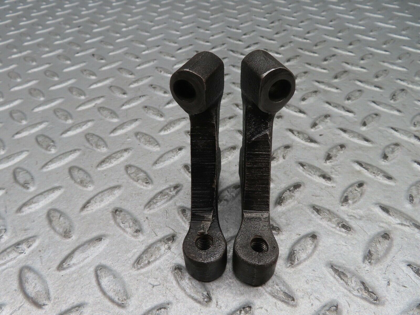 17873 Mercedes-Benz W116 450SEL Engine Mount Bracket Pair 1160110995