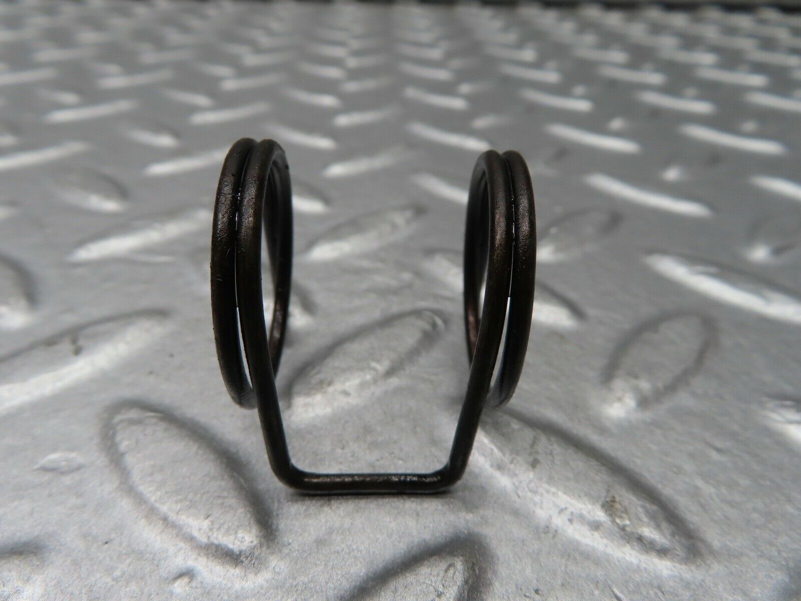 18313 Mercedes-Benz W111 220SE Coupe Rocker Arm Retaining Spring