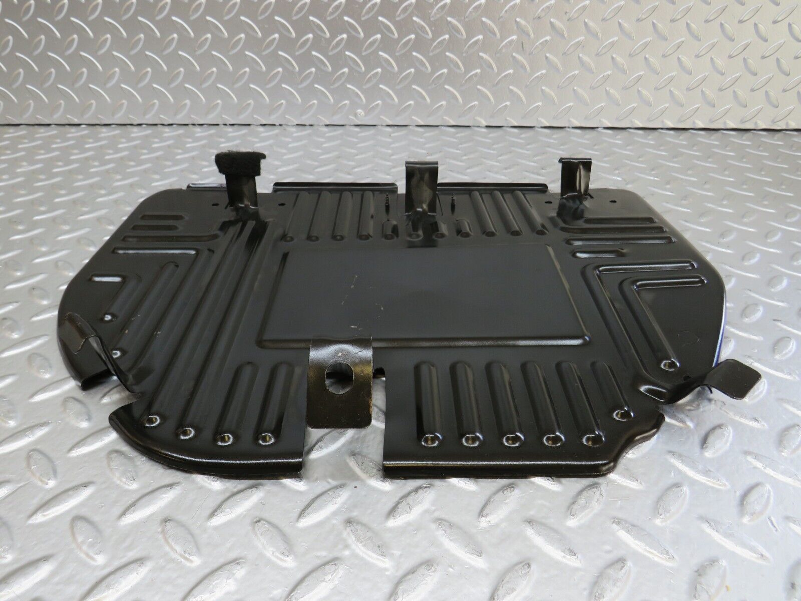 25745 Mercedes-Benz W124 280E Front Right Floor Relay Cover 2028171320