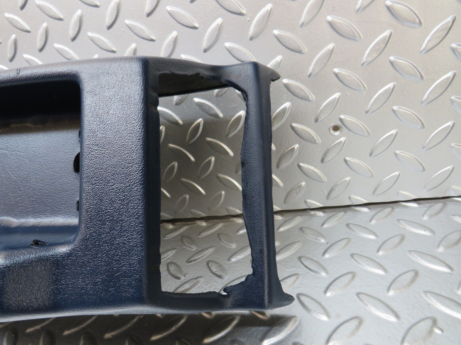 25216 Mercedes-Benz W201 190D Centre Console Blue 2016831325