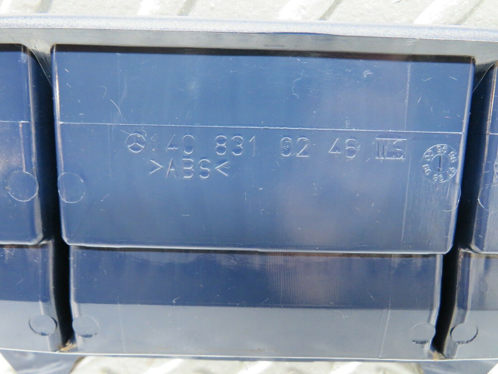 24610 Mercedes-Benz W140 S320 Rear Air Vent Grill Blue 1408310246