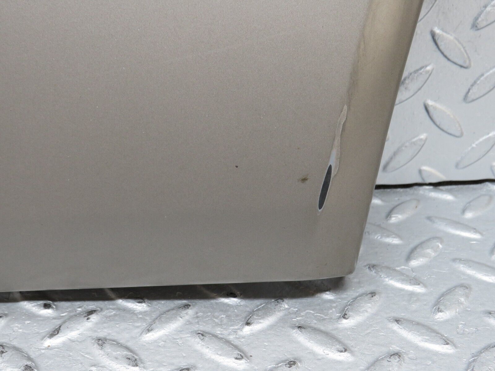 36451 Mercedes-Benz W201 190E 2.0L Front Right Fender Wing Moulding Trim 2016905440