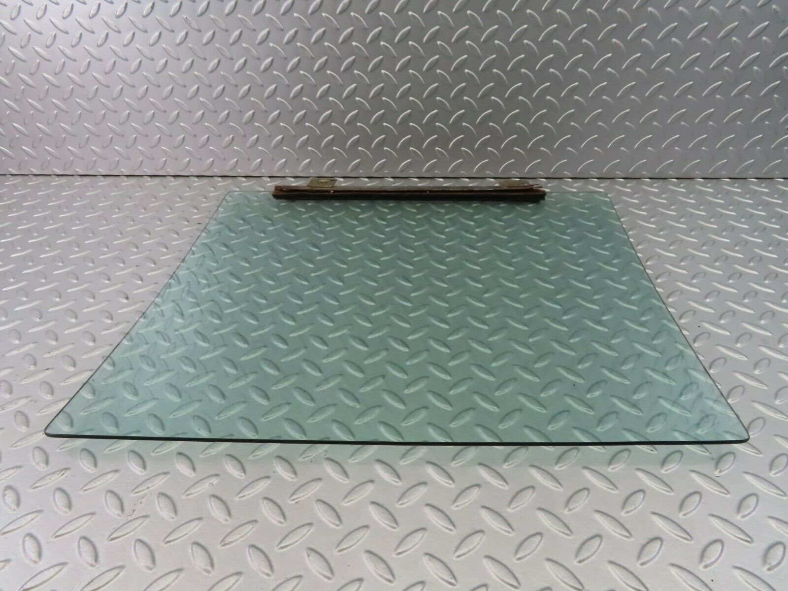 7297 Mercedes-Benz W116 450SE Rear Left Door Window Glass