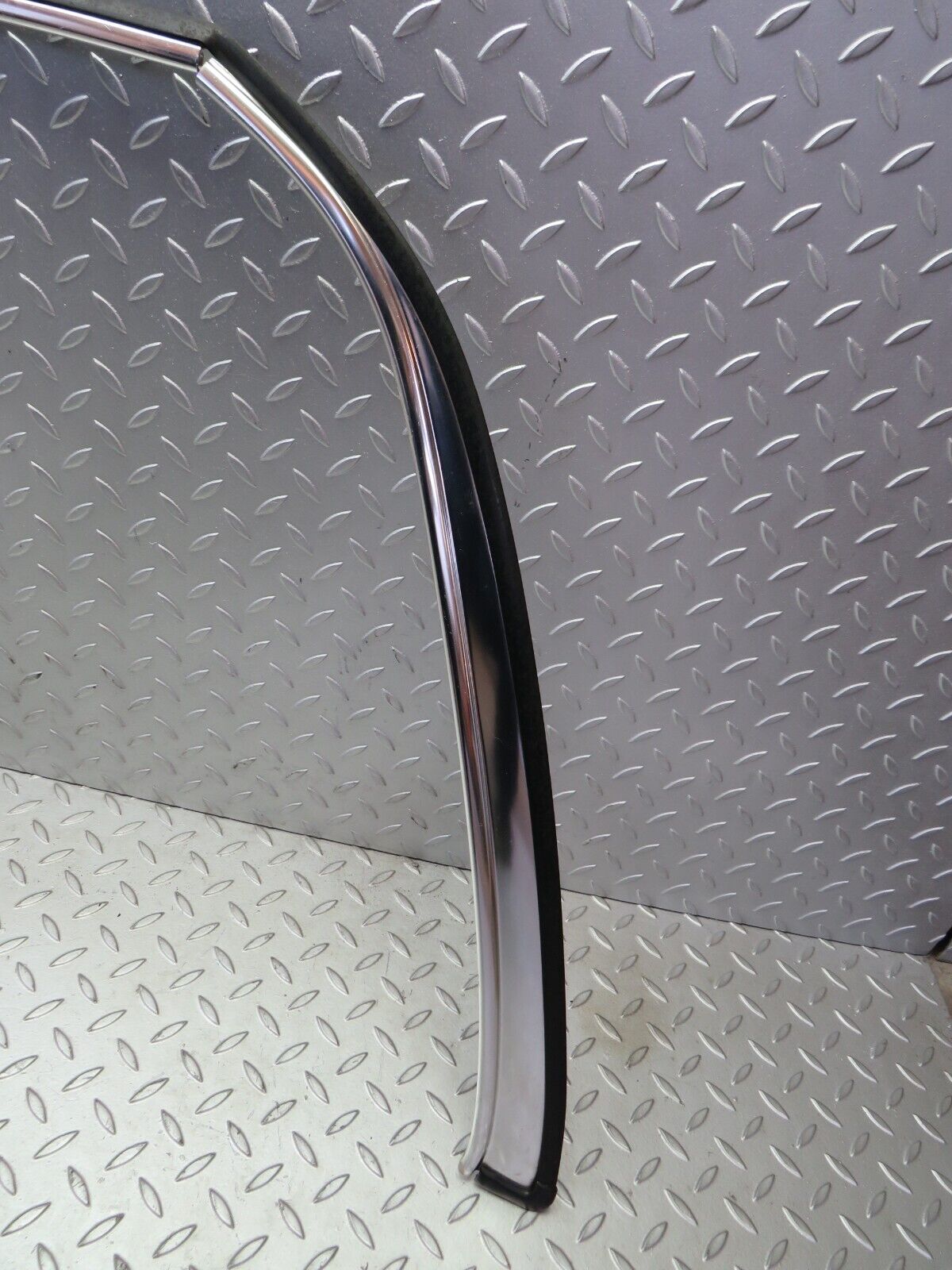 27483 Mercedes-Benz W123 280E Roof Chrome Moulding Trim Left Side