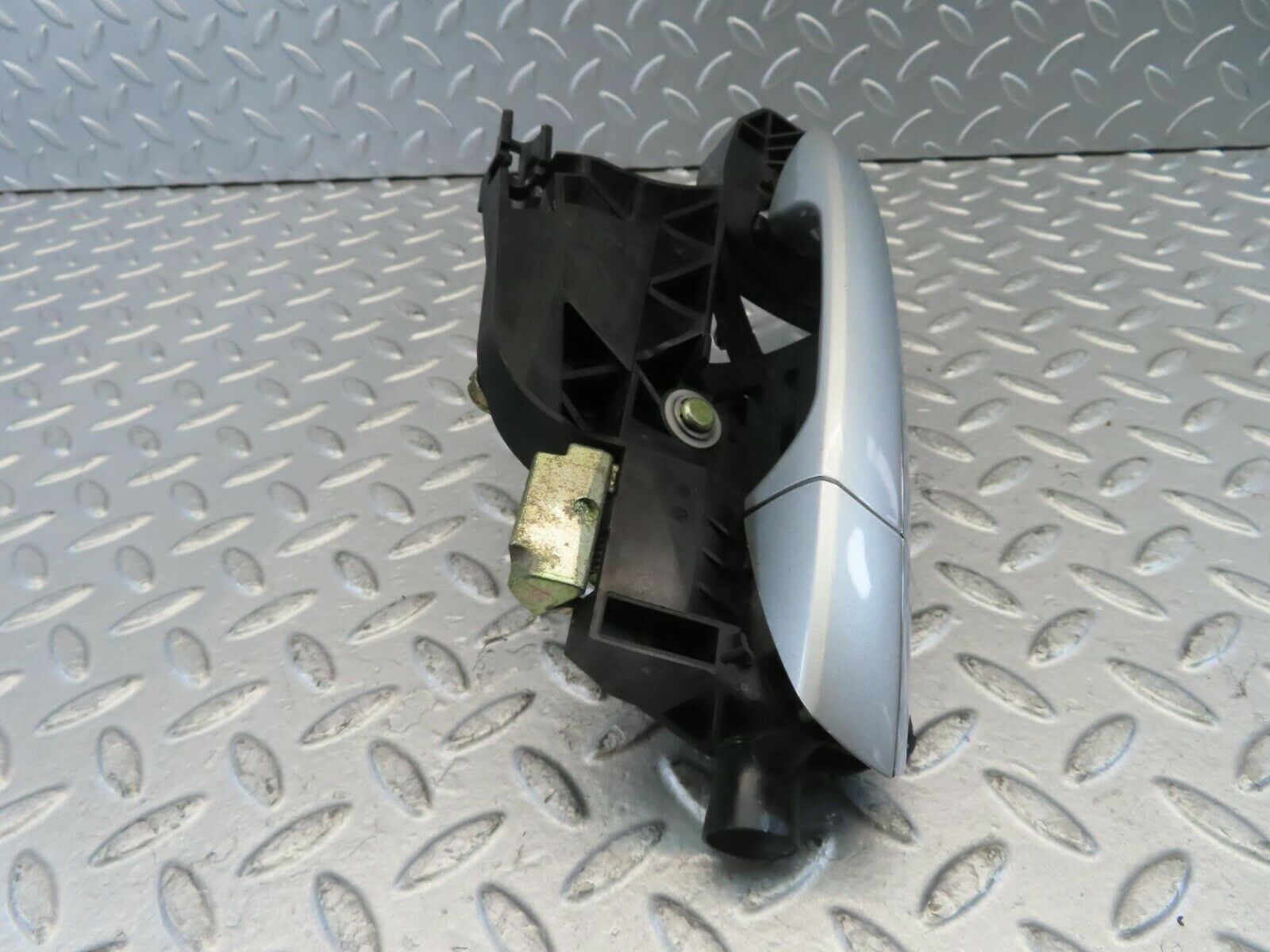 11174 Mercedes-Benz W221 S320 Rear Left Door Handle