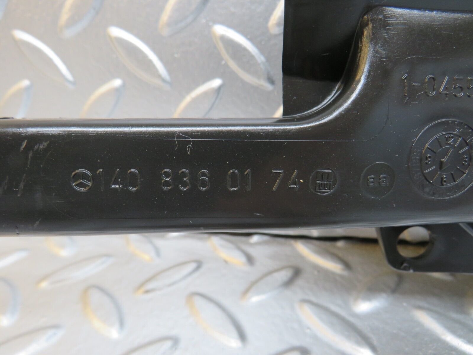 24652 Mercedes-Benz W140 S320 Bonnet Cover Left Side 1408360174