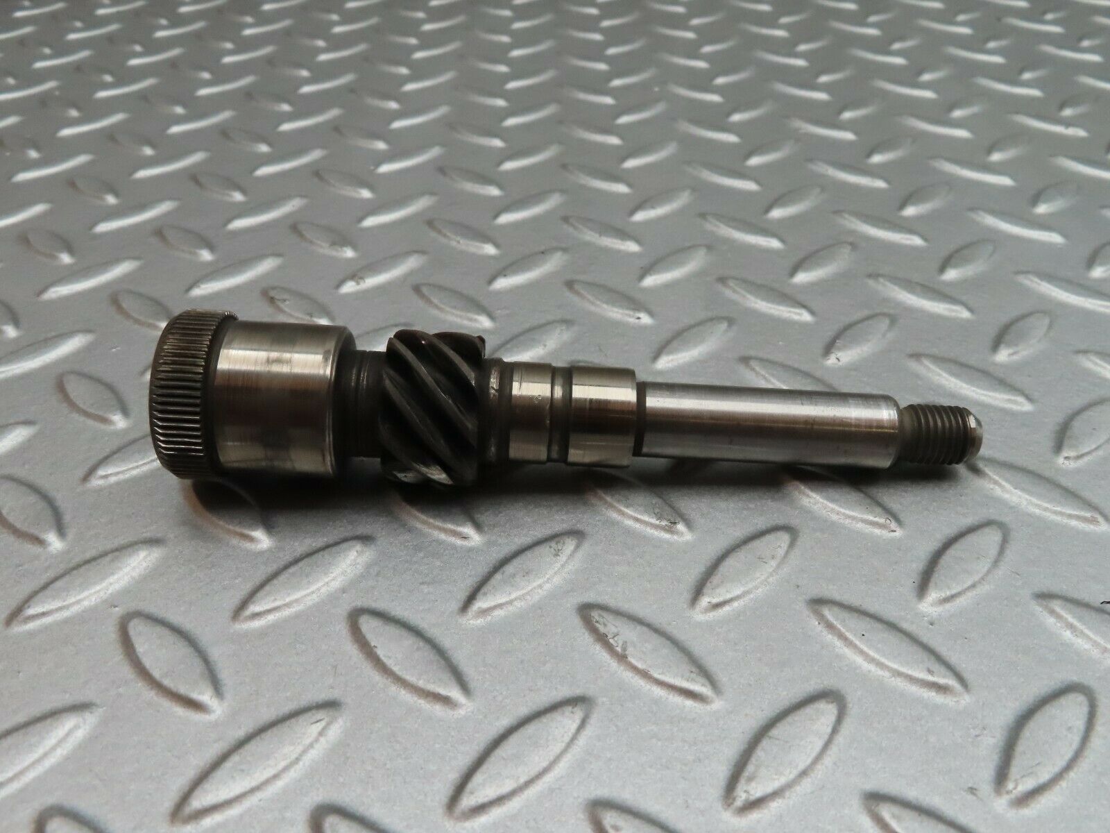 4969 Mercedes-Benz S123 200T Wagon Intermediate Shaft Gear