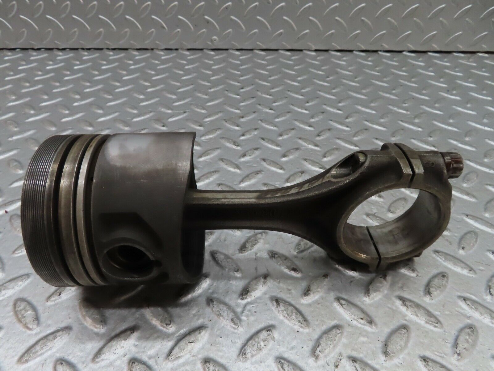19198 Mercedes-Benz W123 300D Piston With Connecting Rod 91.48 mm