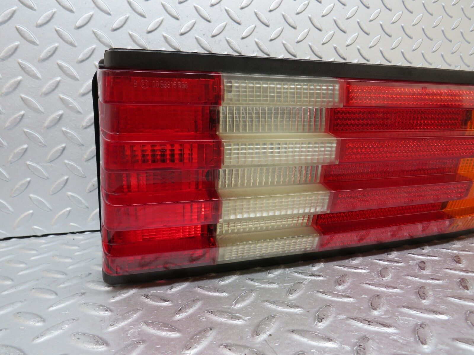 36934 Mercedes-Benz C126 420SEC Coupe Tail Light Right Side 0153316R3