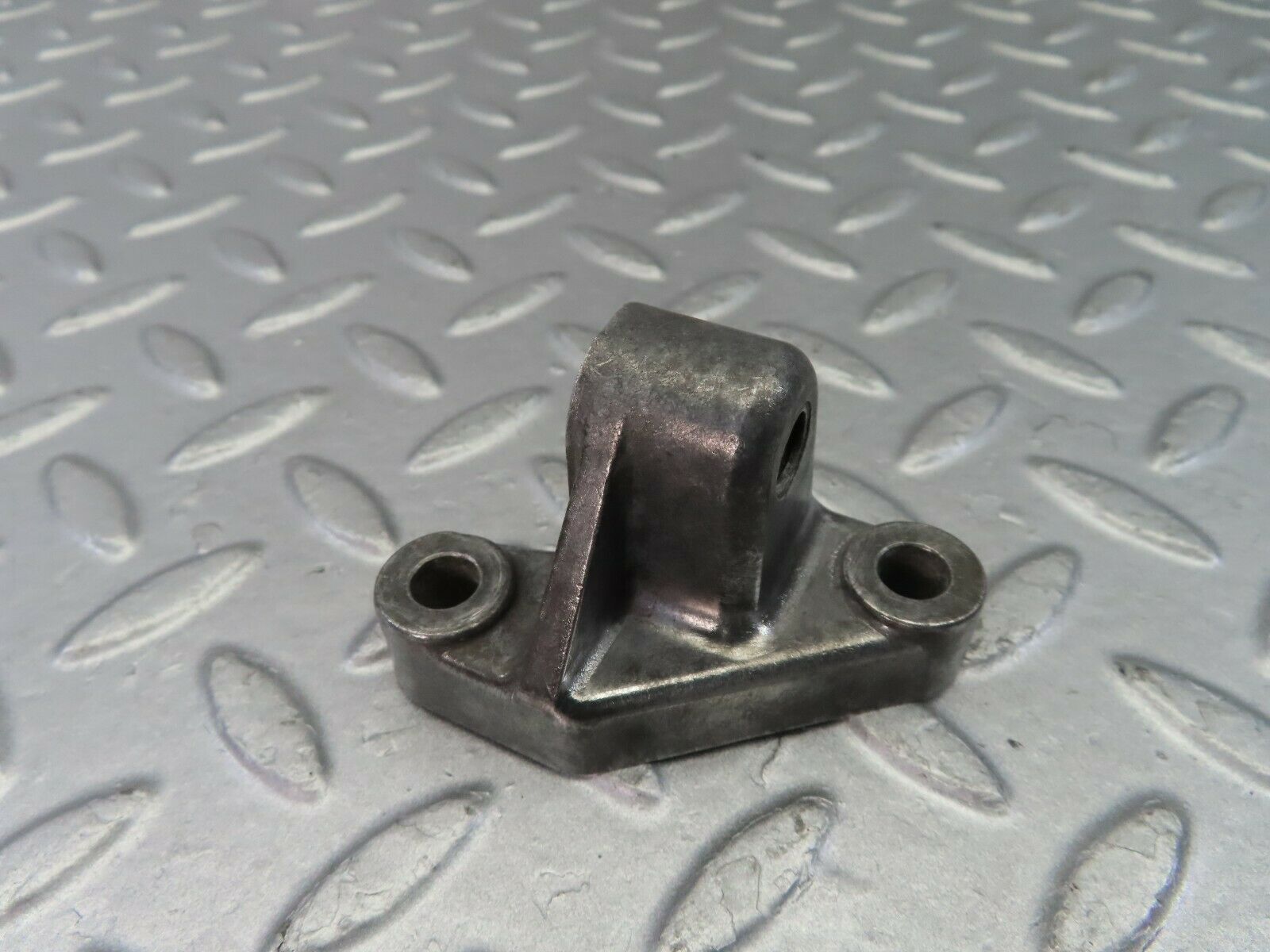 9208 Mercedes-Benz W124 Engine Bracket 1021550735