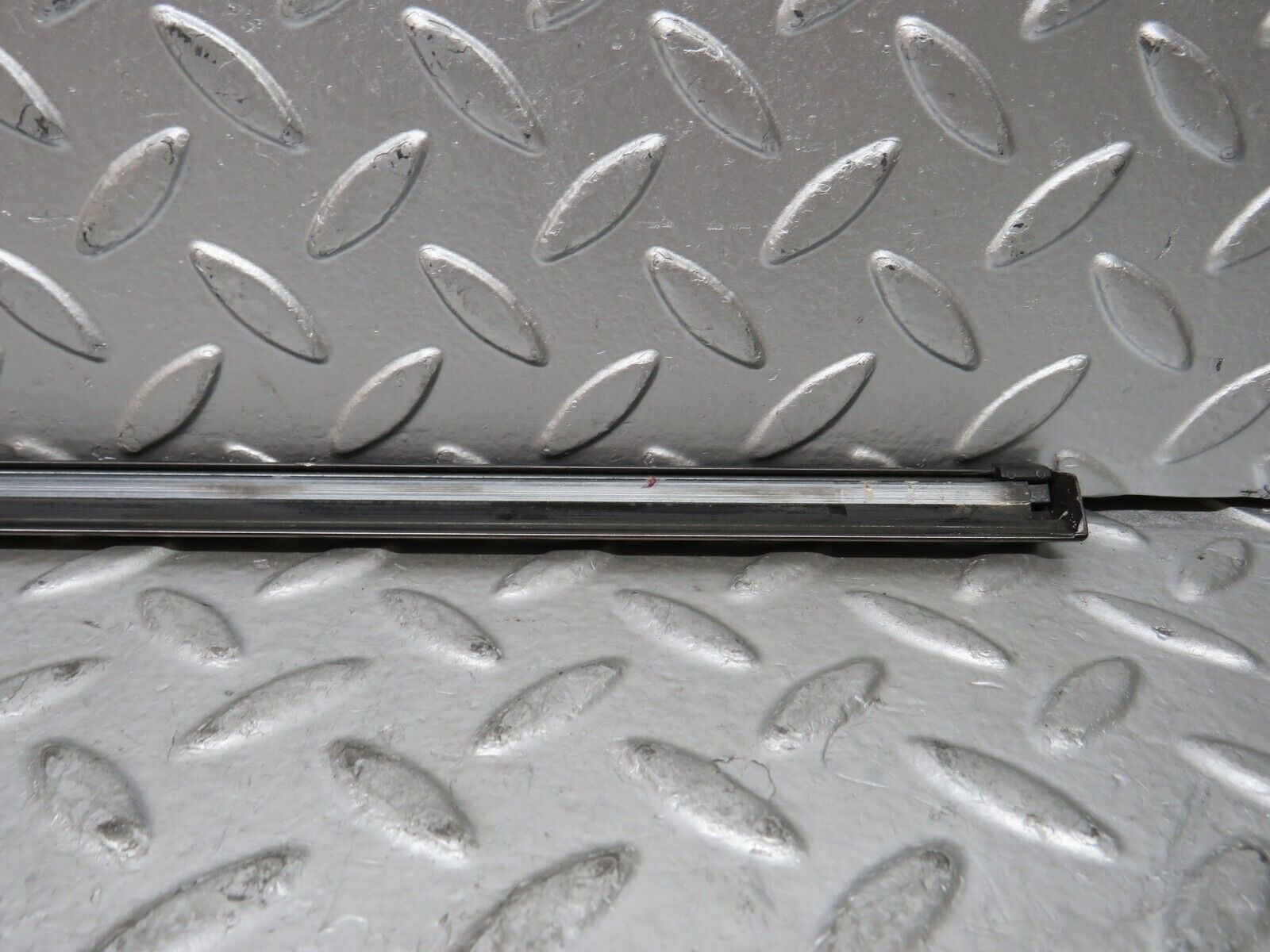 29002 Mercedes-Benz C124 320CE Coupe Rear Right Window Exterior Chrome Trim