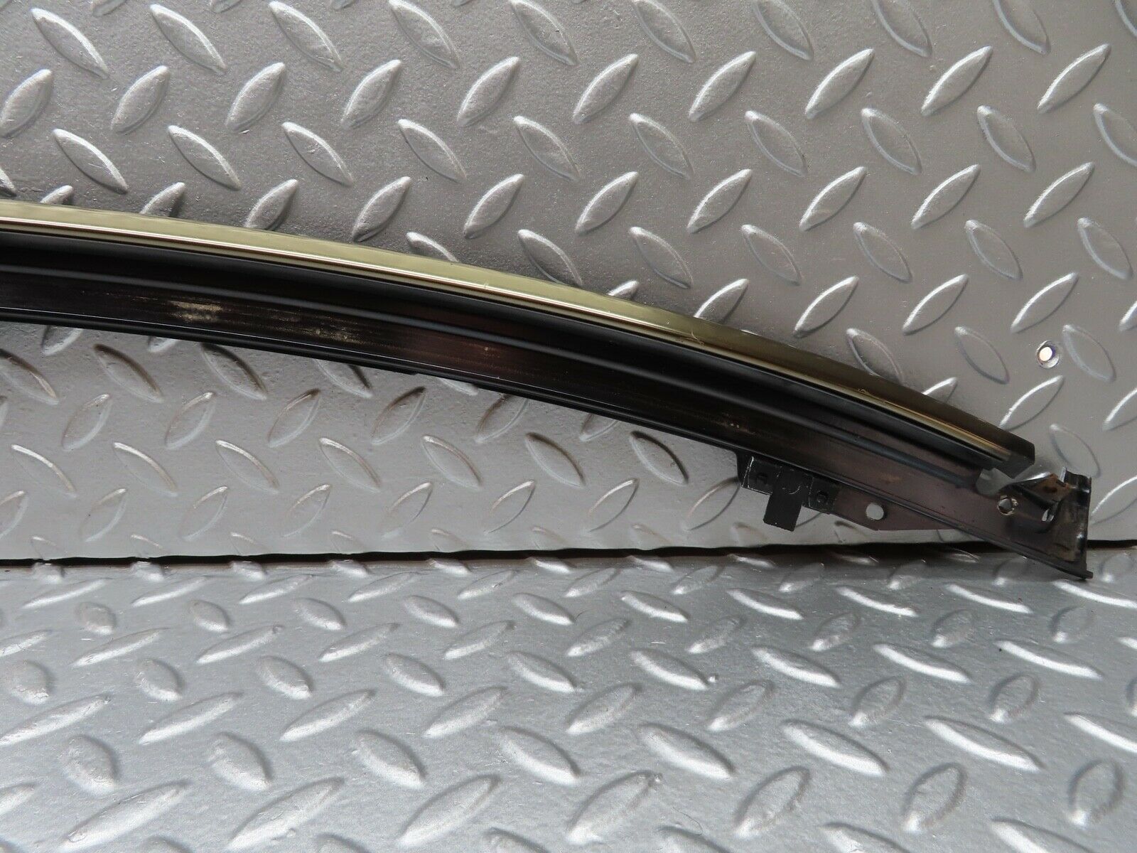 19924 Mercedes-Benz R129 300SL Coupe Front Windscreen Top Chrome Trim