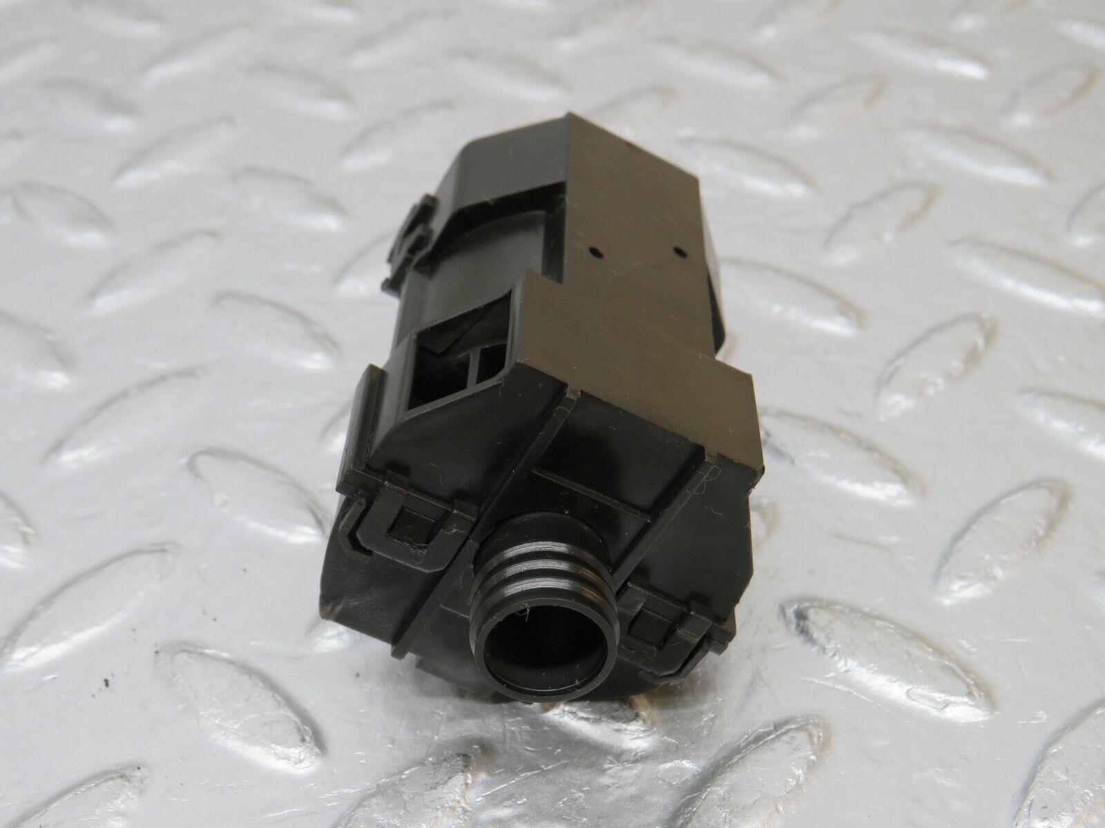 32408 Mercedes-Benz S124 300TE Wagon Temperature Sensor