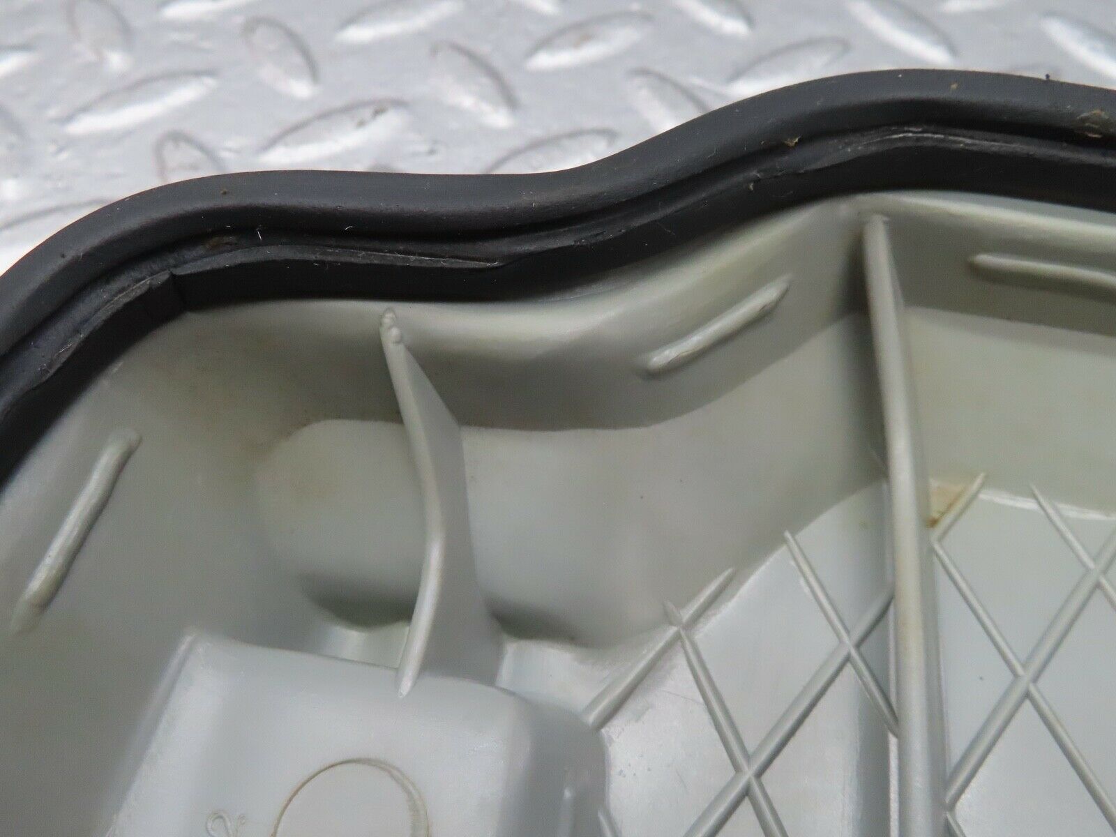 18108 Mercedes-Benz W123 200 Headlight Cover