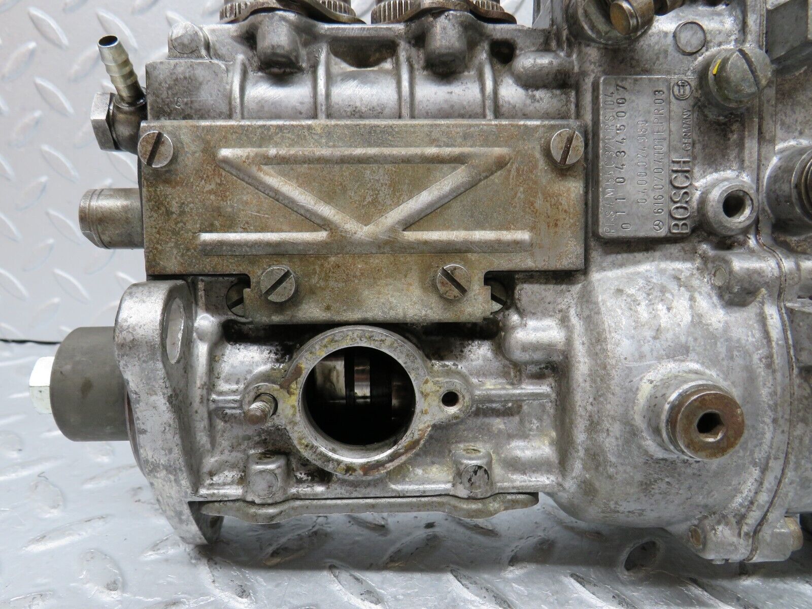 35930 Mercedes-Benz 240D OM616.912 Fuel Injection Pump 6160704101 0400074989