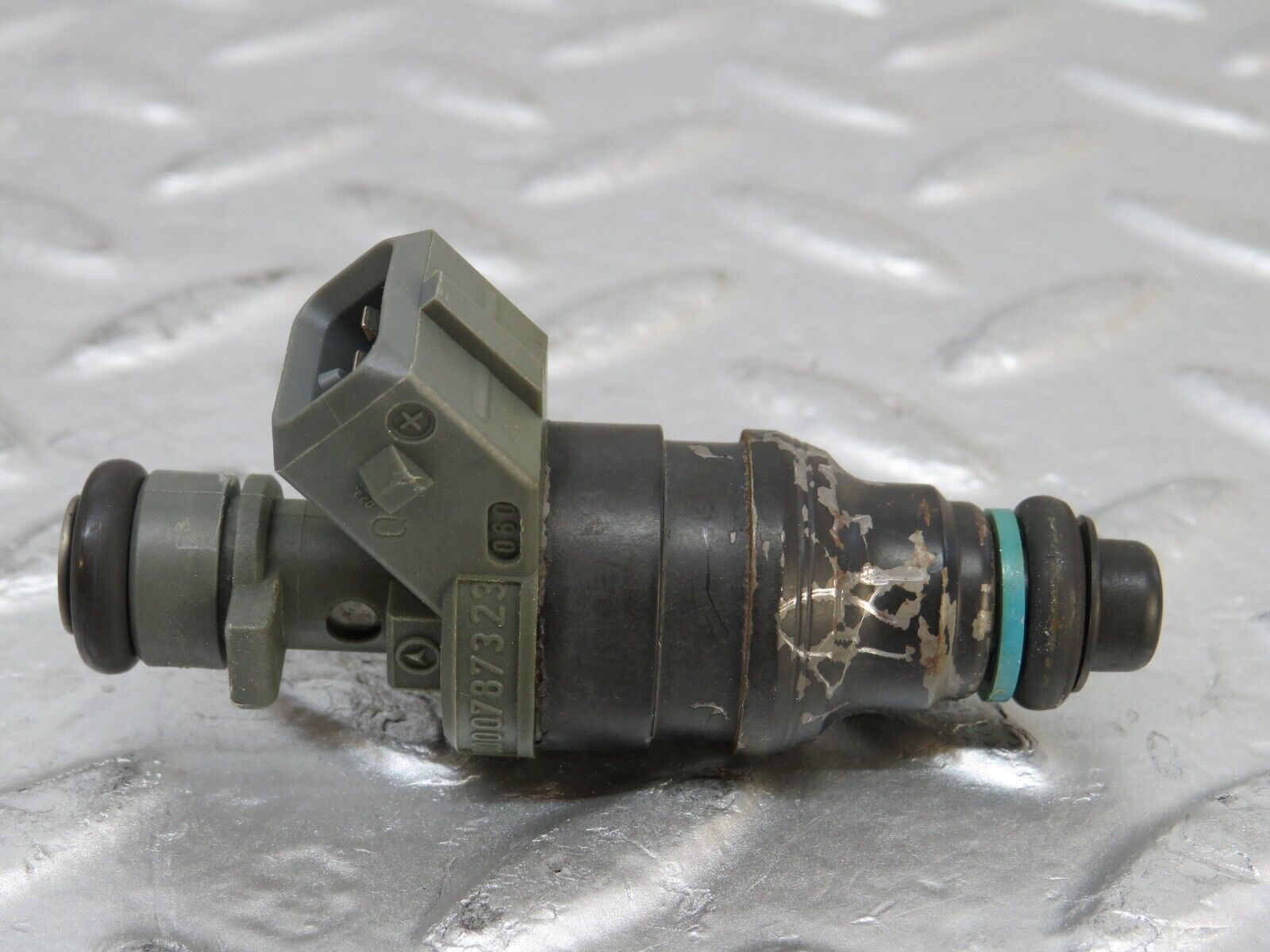 26716 Mercedes-Benz C124 220CE Coupe Fuel Injector Bosch 0000787323 0280155209