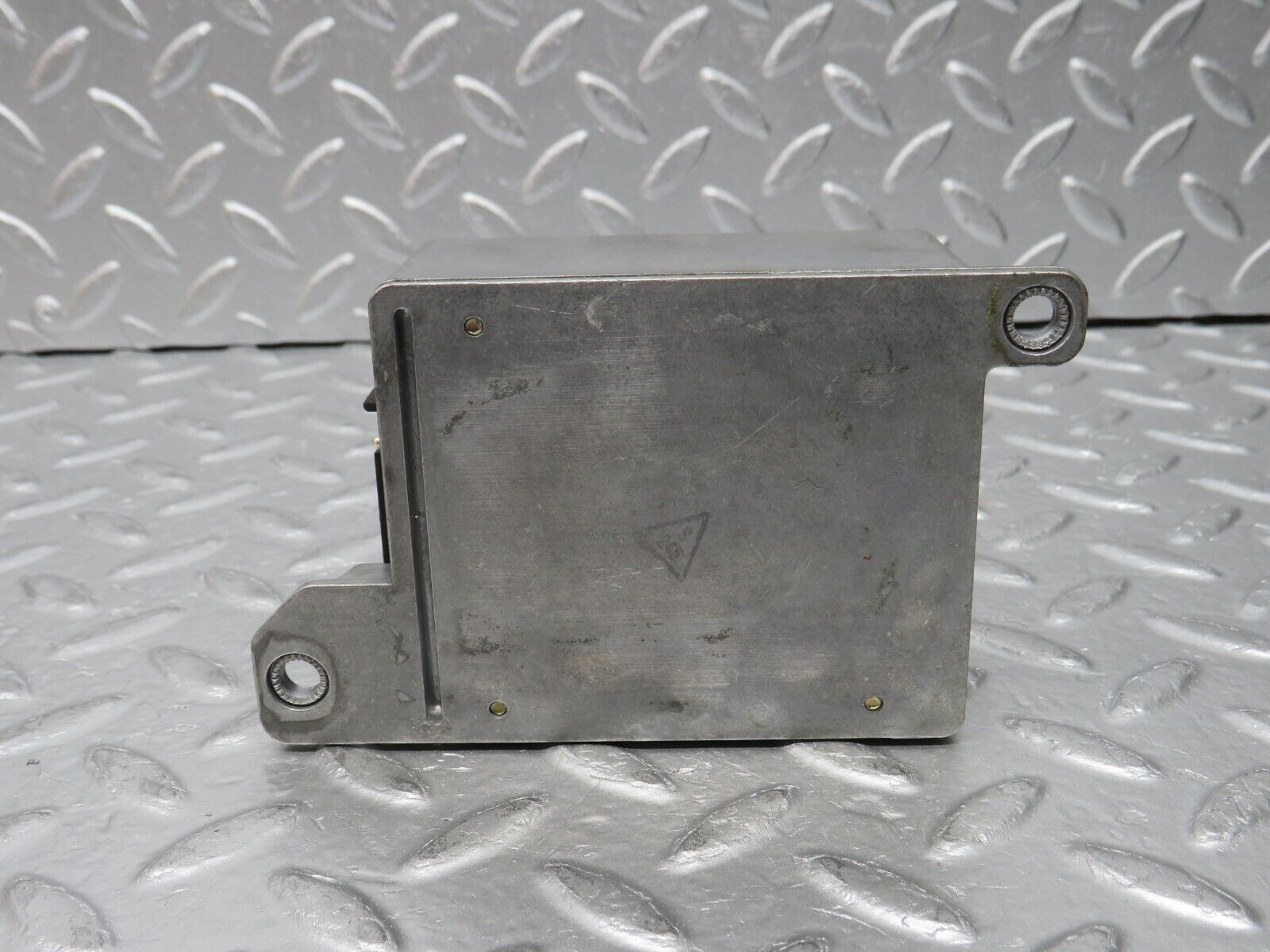 31331 Mercedes-Benz S124 220TE Wagon Air Bag Control Unit Bosch 0048201710