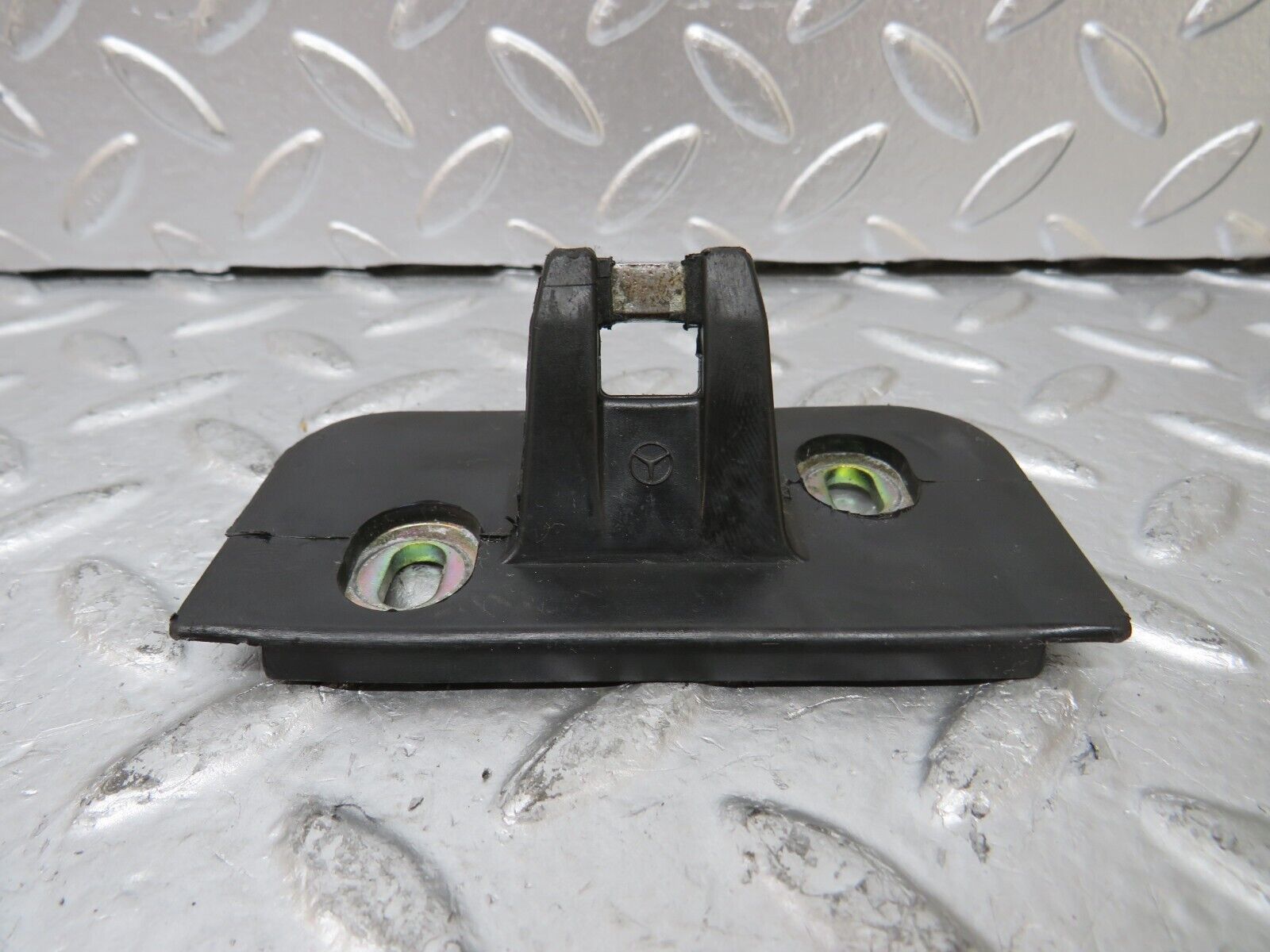 25847 Mercedes-Benz W124 280E Trunk Lock Latch