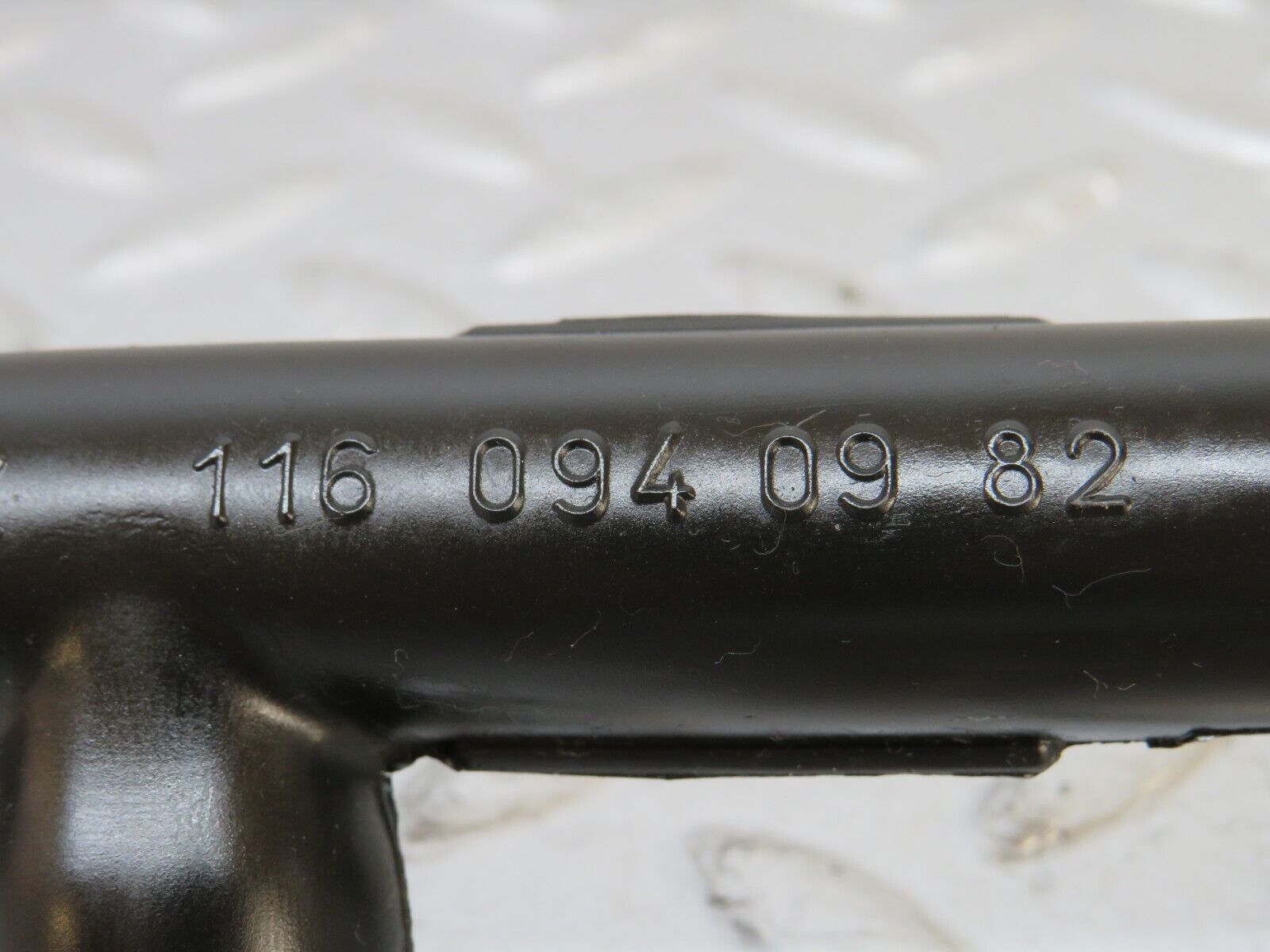 34455 Mercedes-Benz C126 380SEC Coupe Air Intake Breather Hose Pipe 1160940982