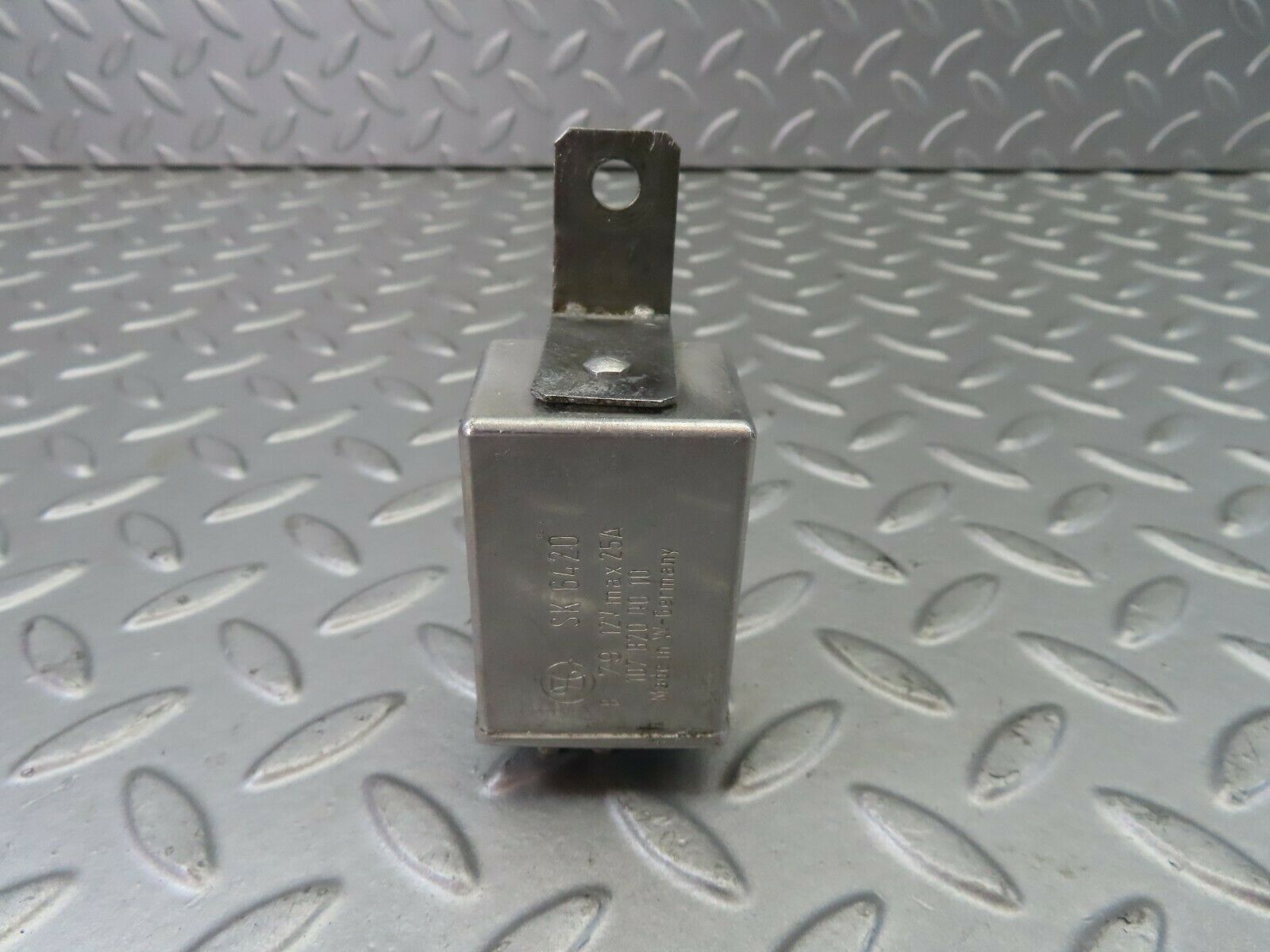 7444 Mercedes-Benz W116 450SE Heated Window Relay 1078200010