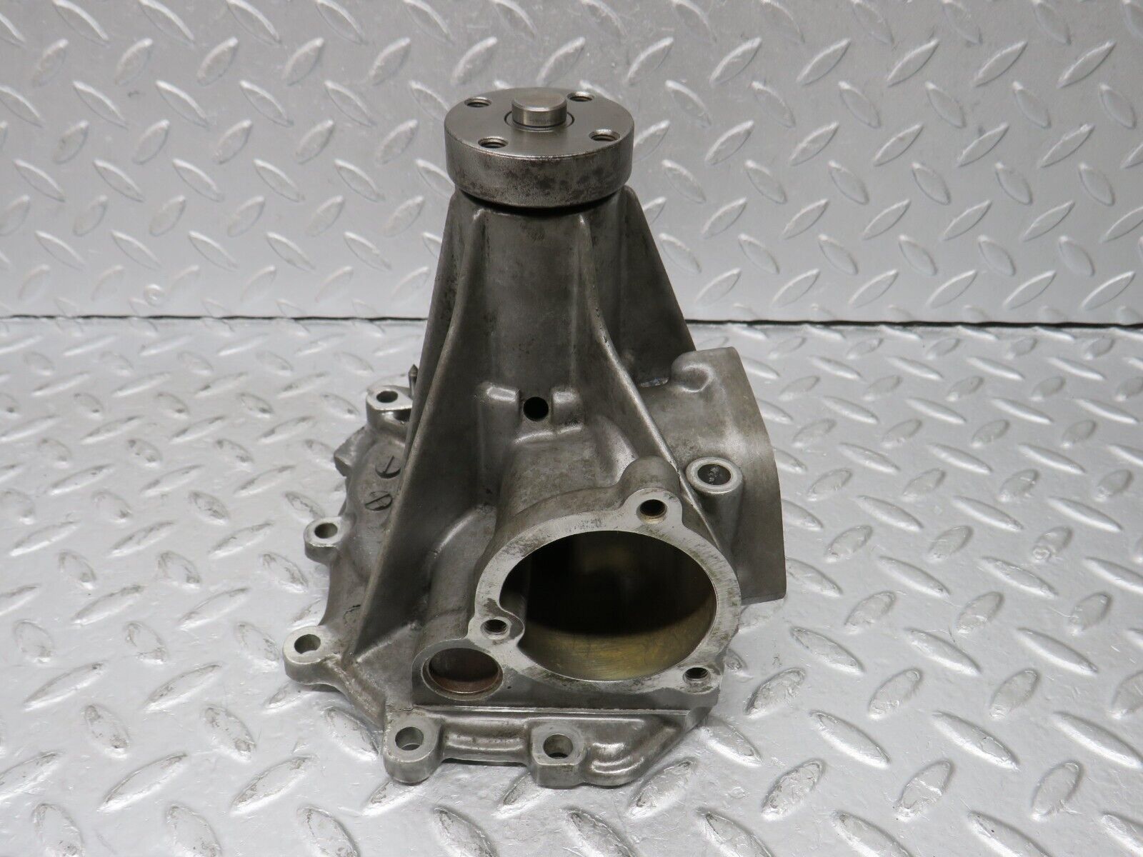 36264 Mercedes-Benz W126 420SE Water Pump 1172011201