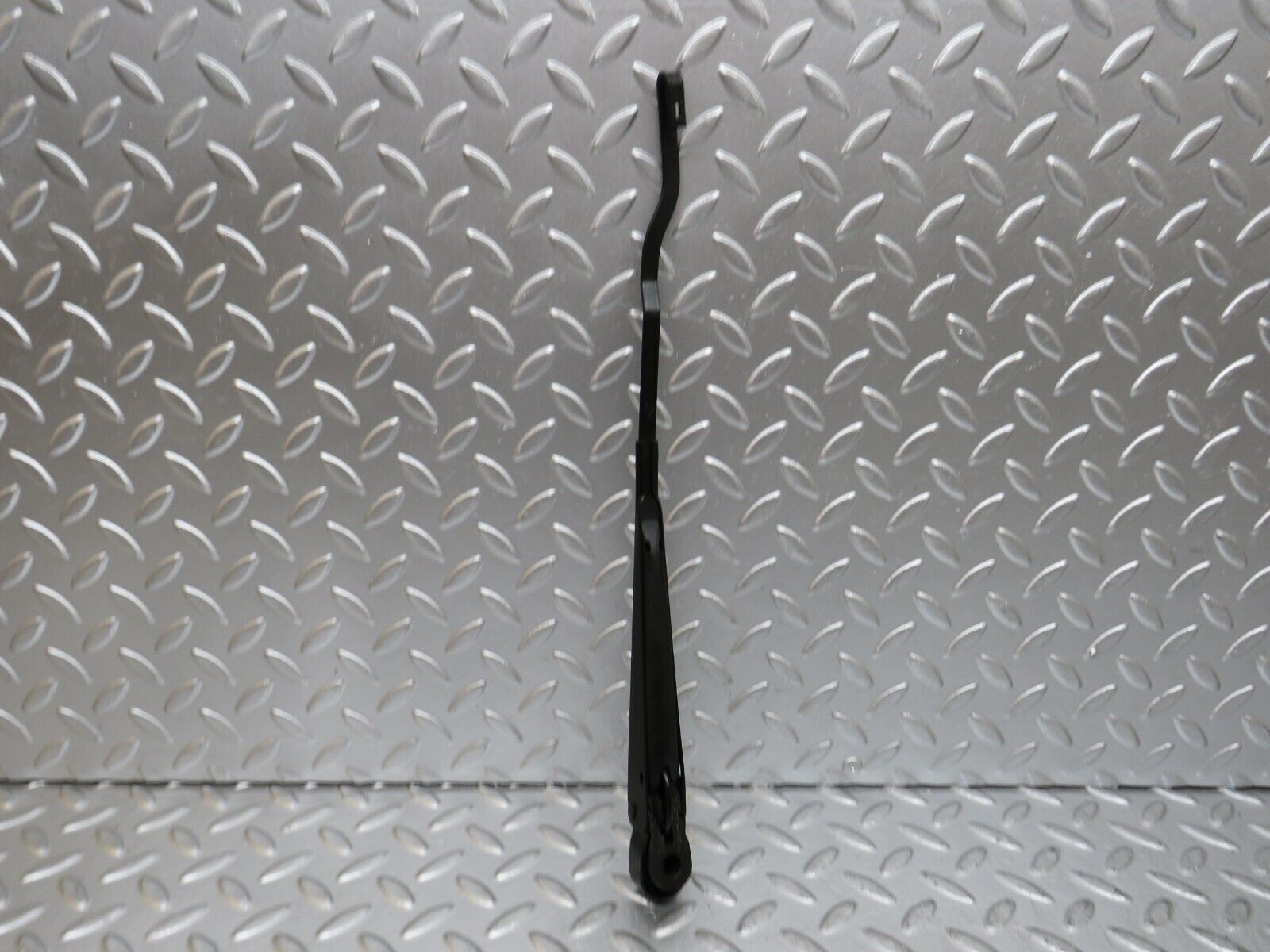 25428 Mercedes-Benz W123 200 Wiper Arm Bosch Right Side 3399990553