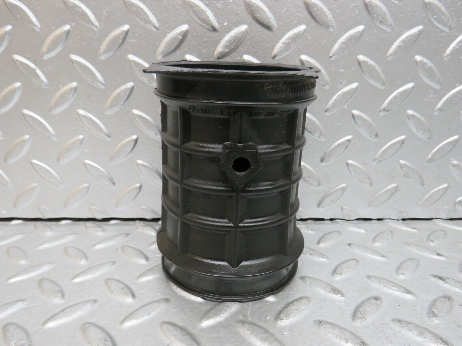 29126 Mercedes-Benz C124 320CE Coupe Air Intake Pipe 1041410990