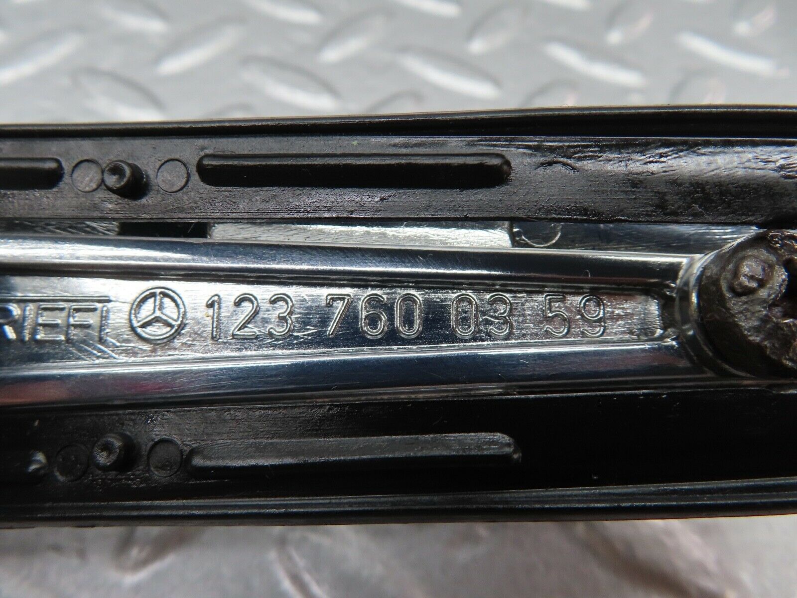 17947 Mercedes-Benz W123 200 Rear Left Exterior Door Handle 1237600359