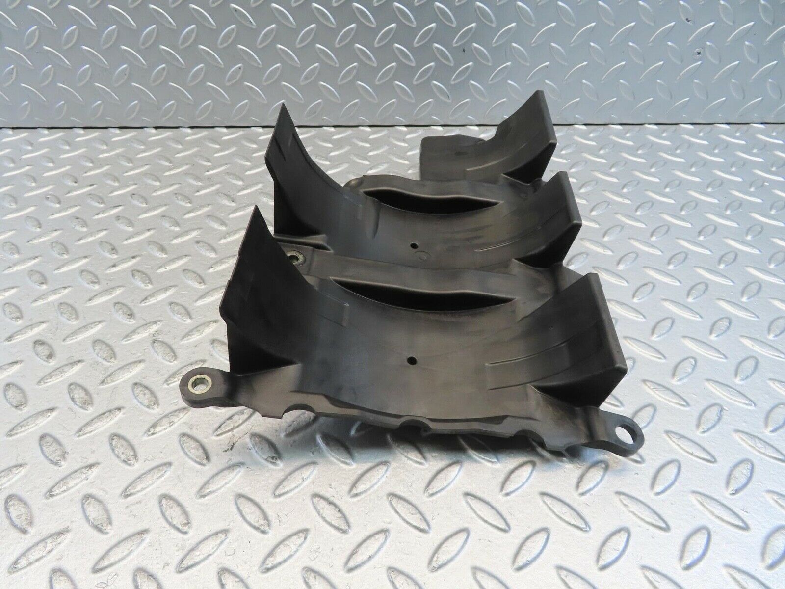 11305 Mercedes-Benz W221 S320 Baffle Plate 6421800485