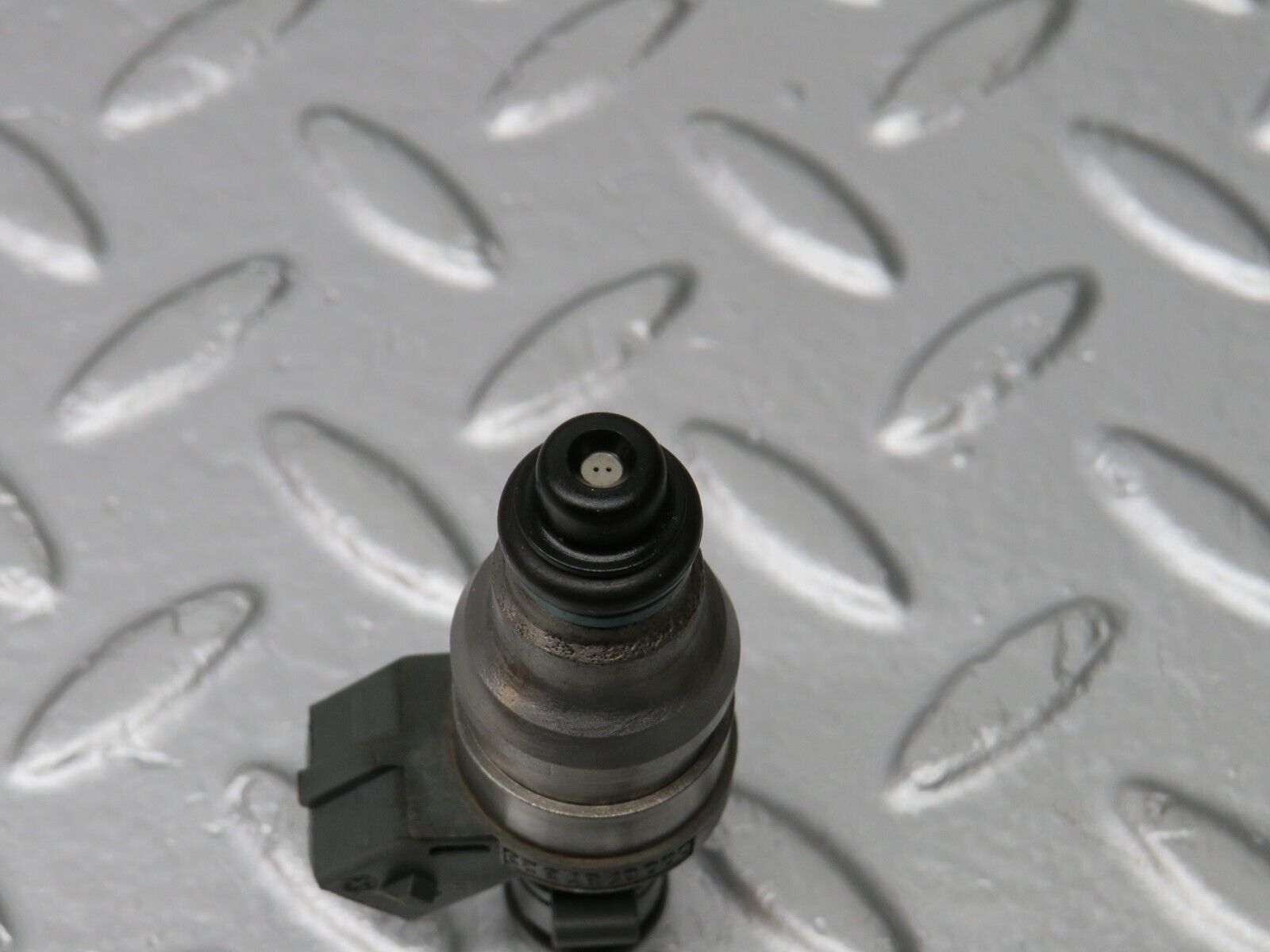 39421 Mercedes-Benz R129 320SL Coupe Fuel Injector Bosch 0000787323 0280155209