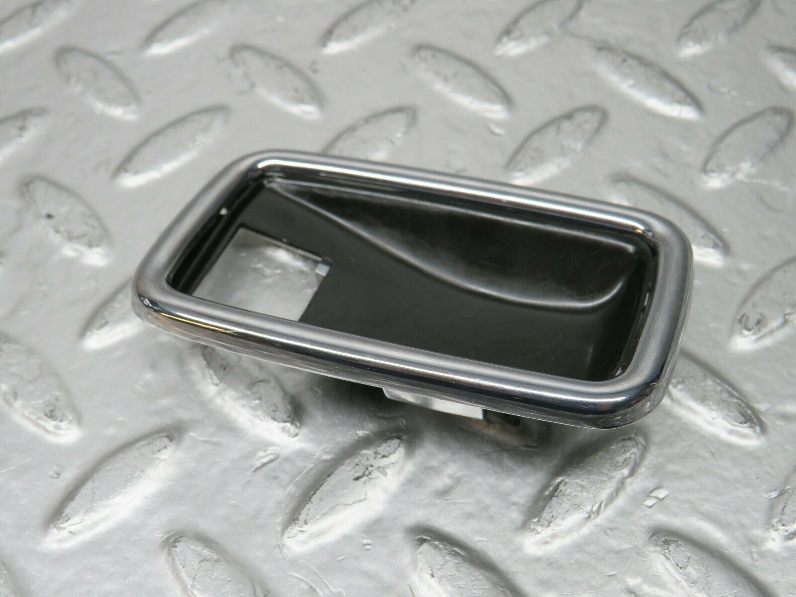 24479 Mercedes-Benz W108 Chrome Frame For Door Opener Left 1087660511