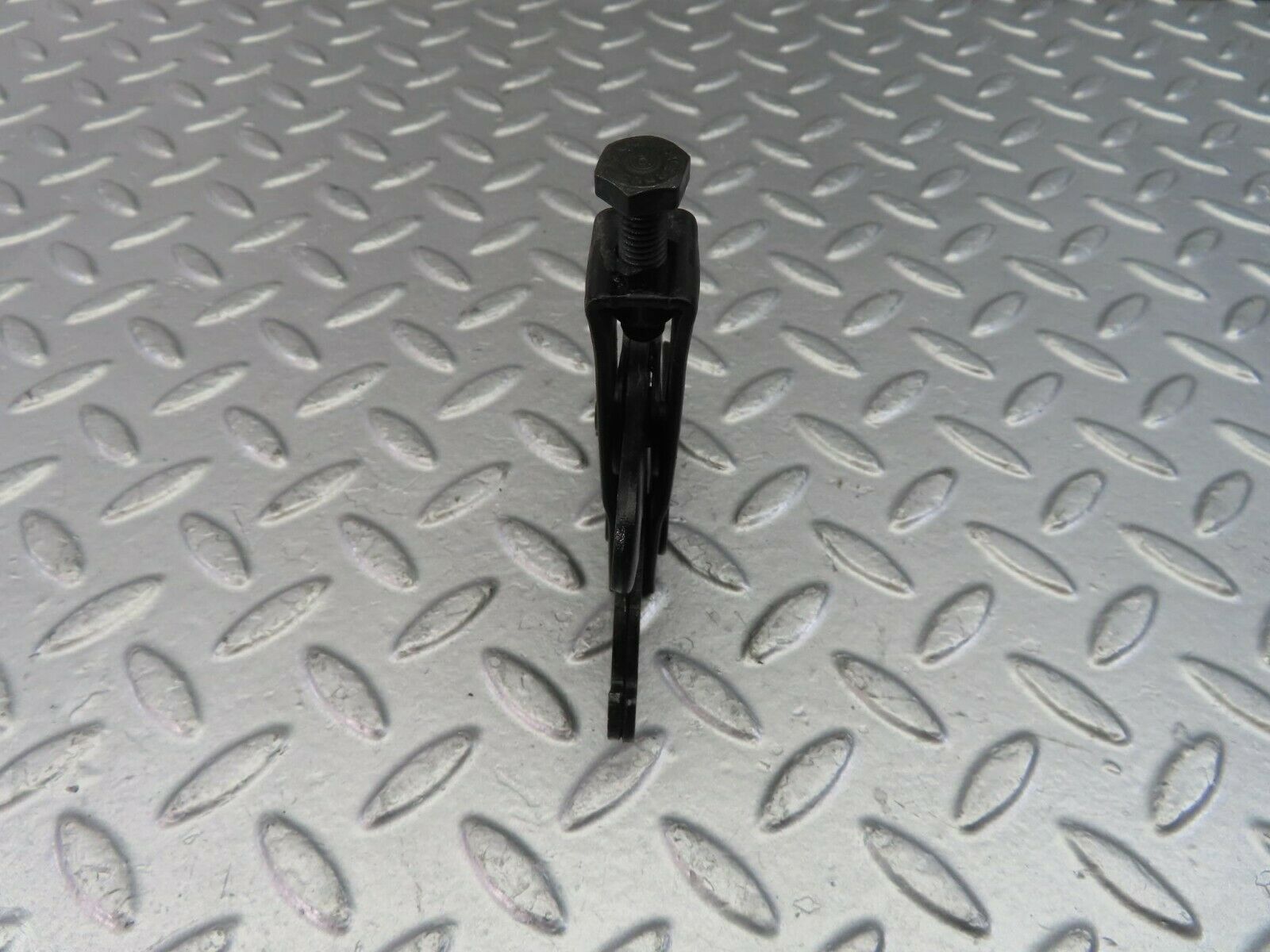 10579 Mercedes-Benz W201 190E Handbrake Adjusting Handbrake Regulator