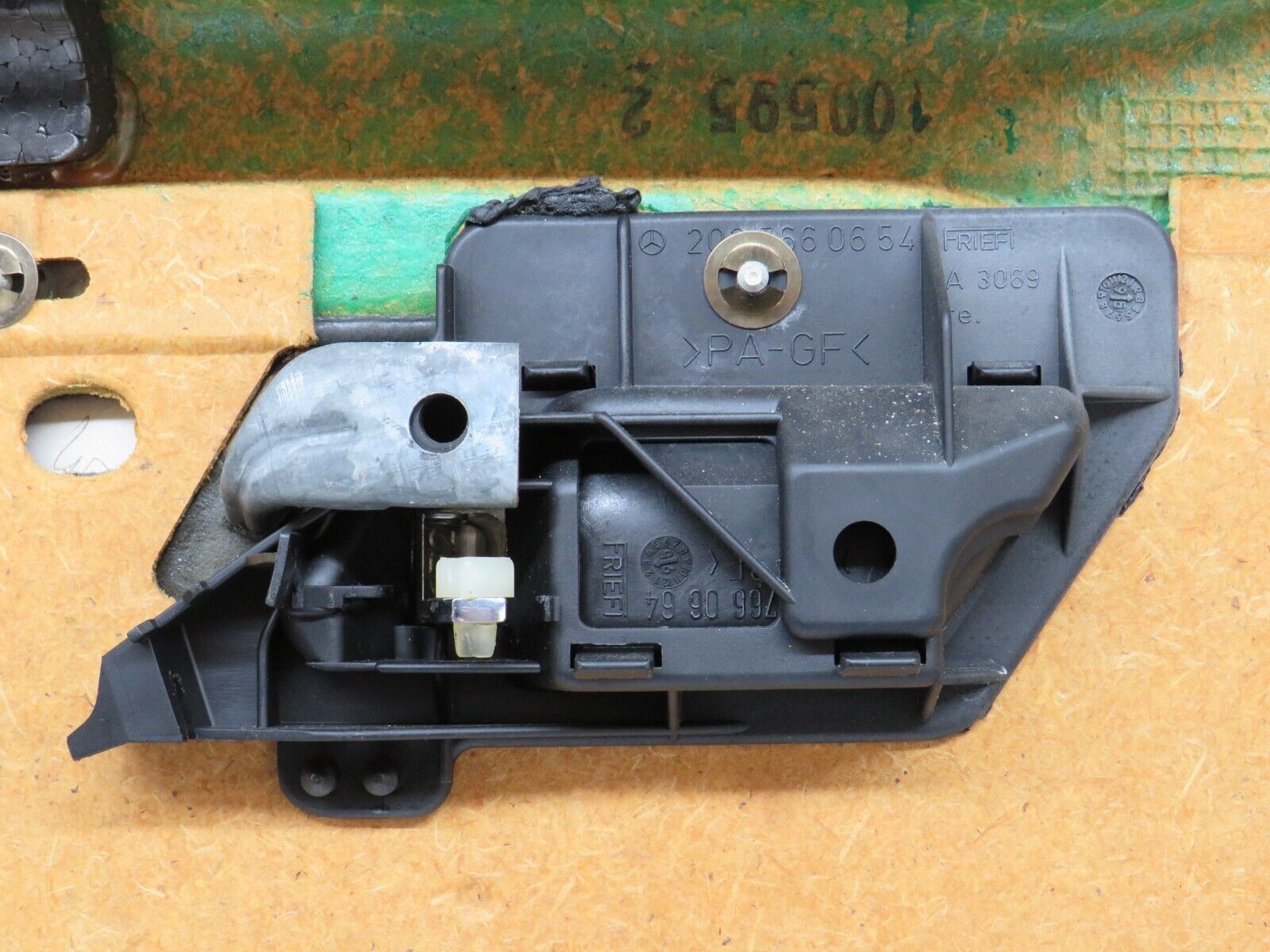 33355 Mercedes-Benz W202 C180 Front Right Door Card 2027202463