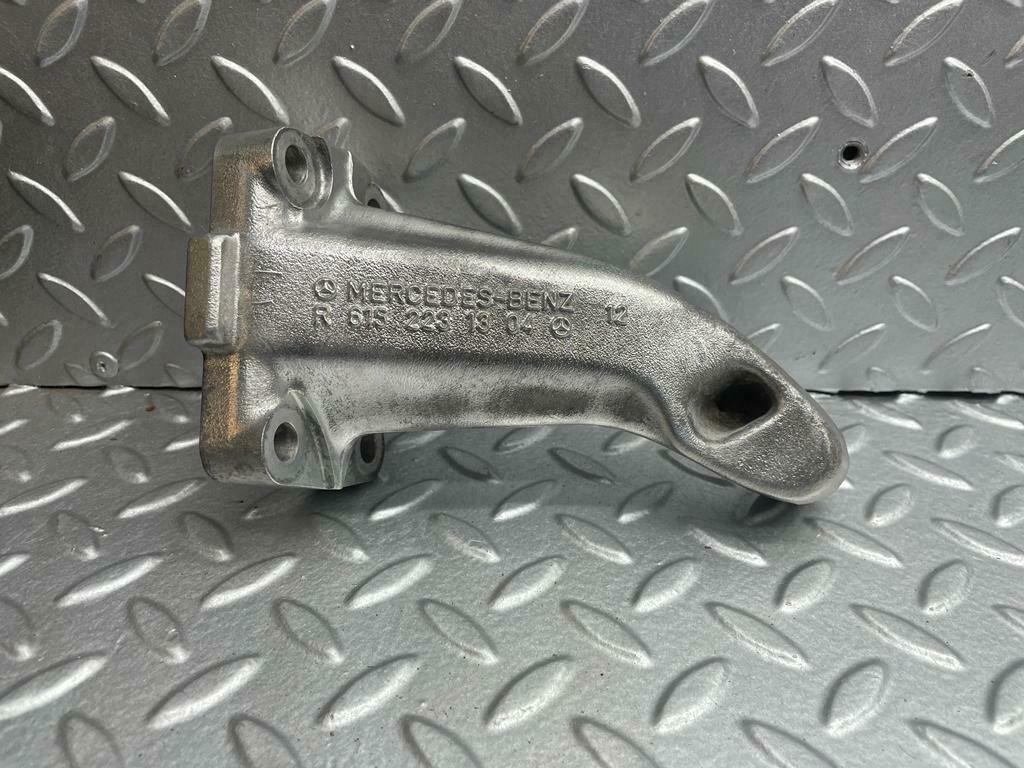 0246 Mercedes-Benz W116 350SE Engine Mount Bracket Left Side 6152231304