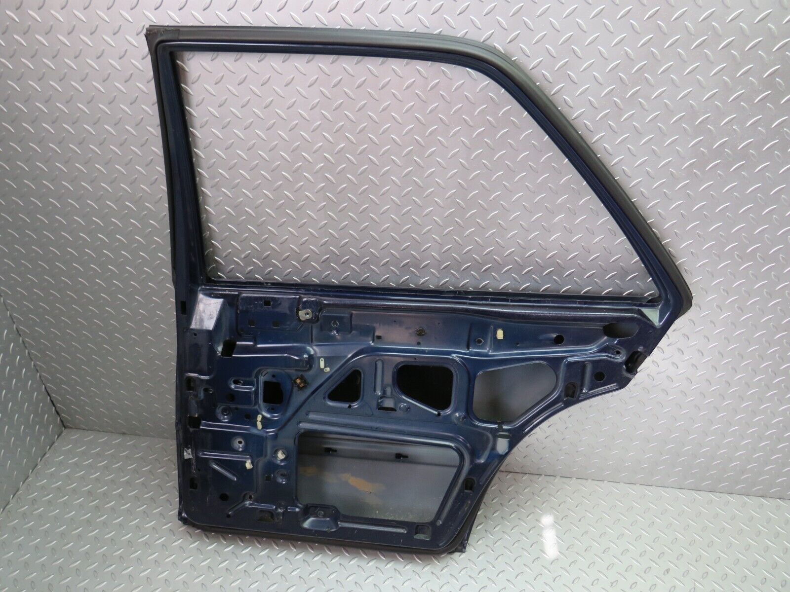 25691 Mercedes-Benz W124 280E Rear Right Door