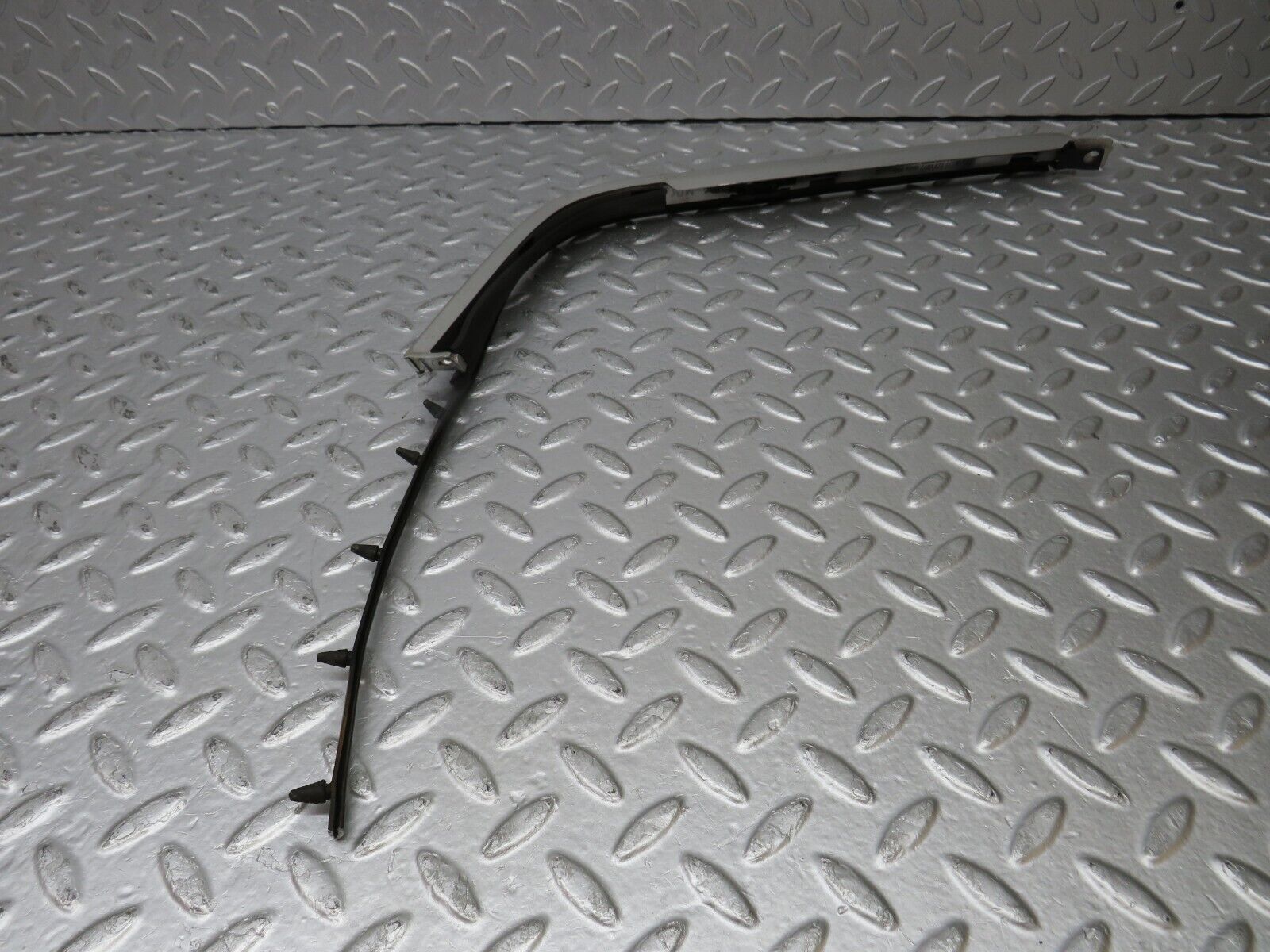 39695 Mercedes-Benz R129 320SL Coupe Left Headlight Lower Trim 1298260577 1298260777