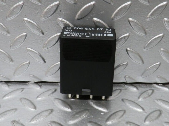 25323 Mercedes-Benz W201 190D Fuel Pump Relay 0065458732