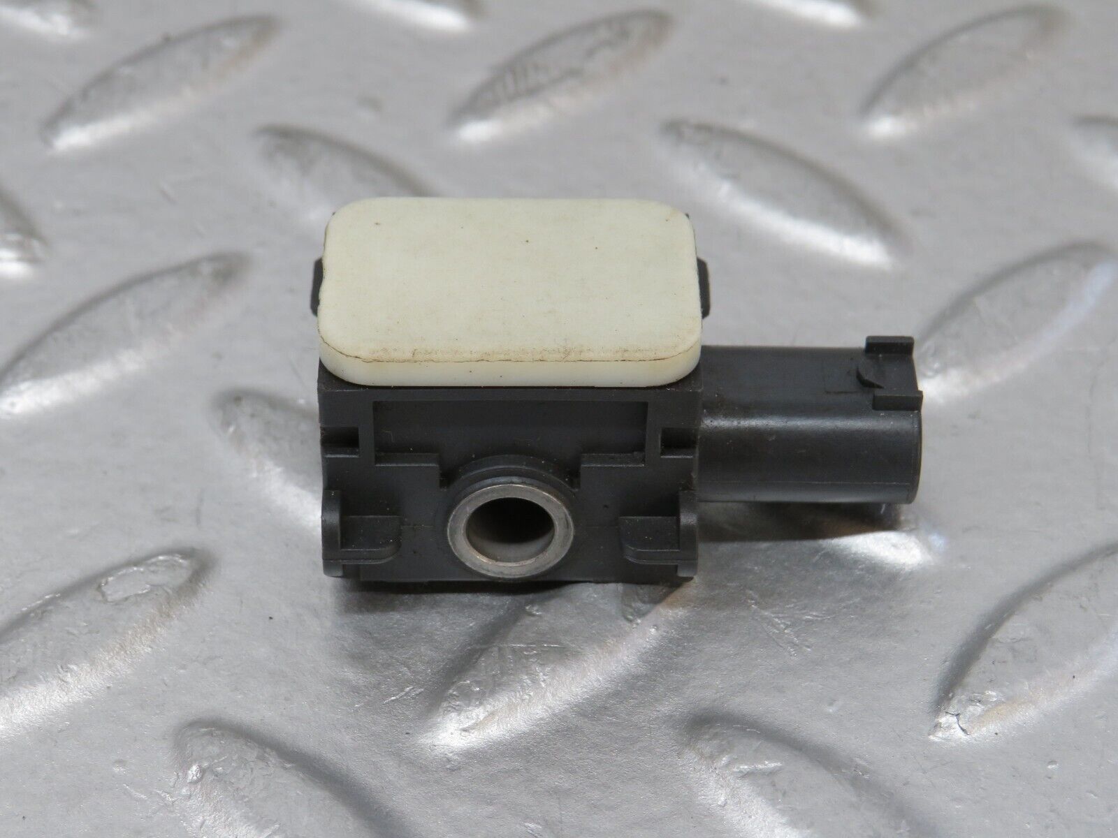 35129 Mercedes-Benz W221 Side Crash Sensor 0038202926