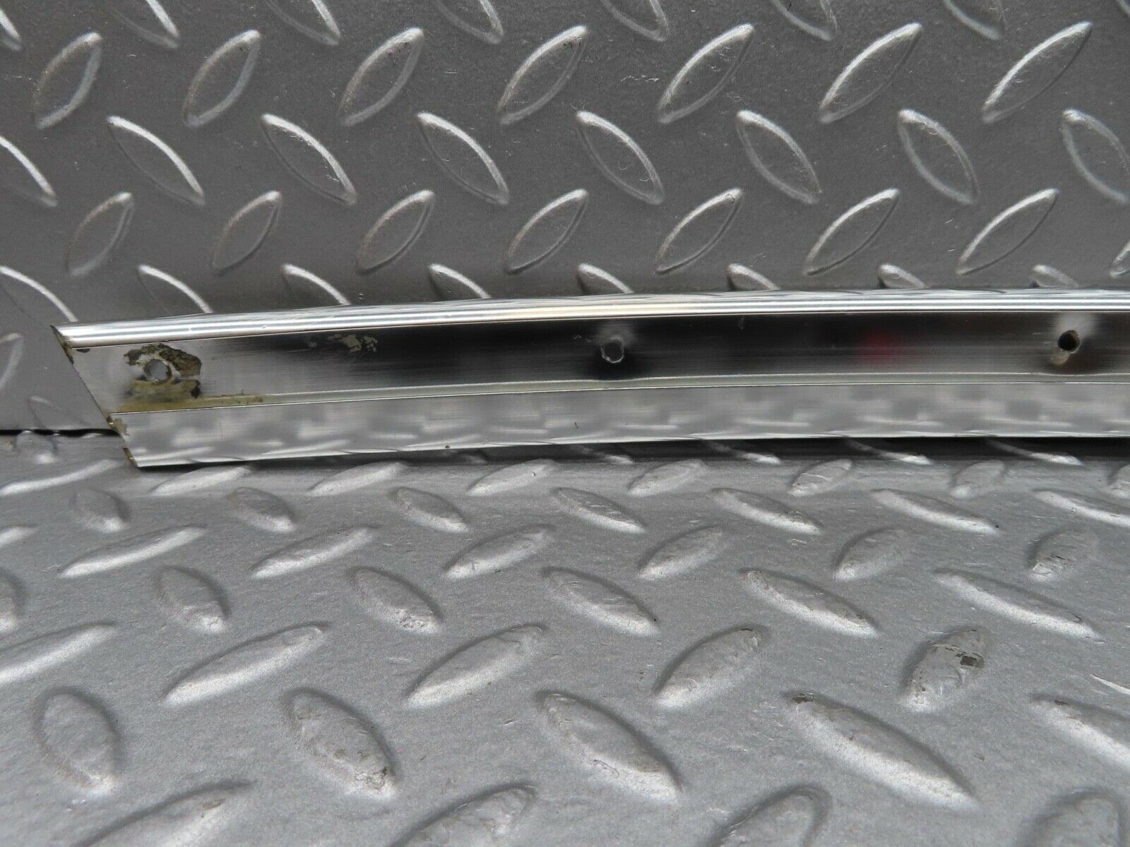 14090 Mercedes-Benz C107 280SLC Roof Chrome Moulding Trim Left Side