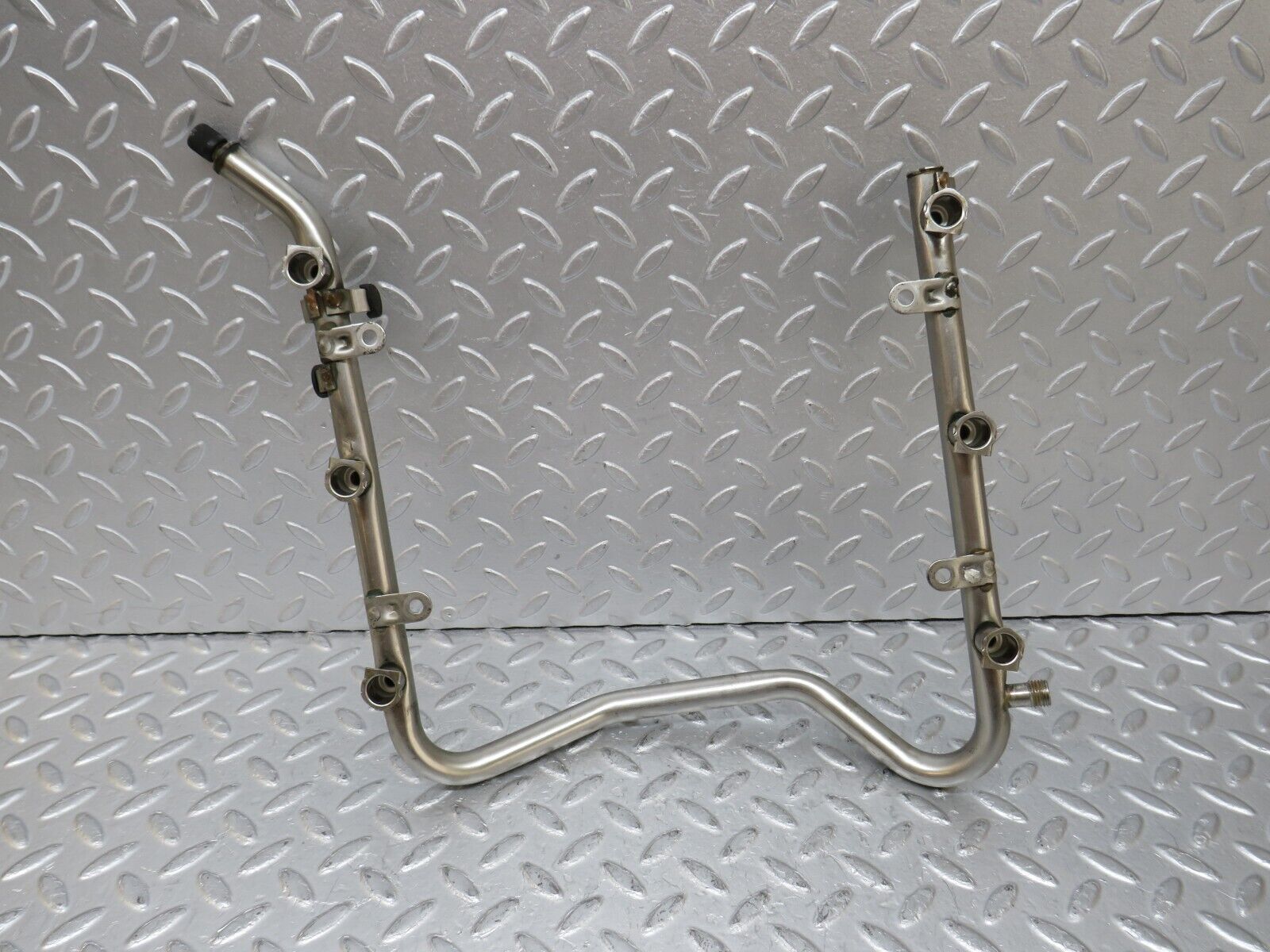 35018 Mercedes-Benz W210 320E Fuel Injector Rail 0280151080 1120700595