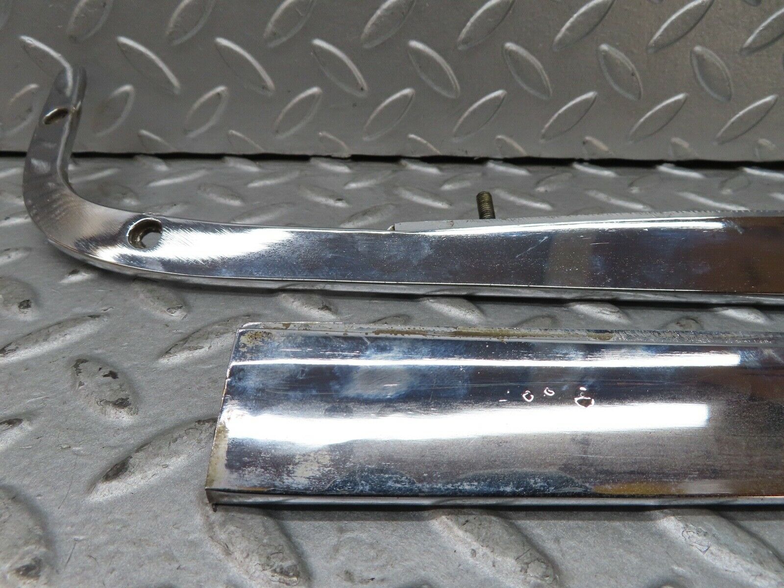 17618 Mercedes-Benz W116 450SEL Trunk Lid Chrome Moulding Trim Pair