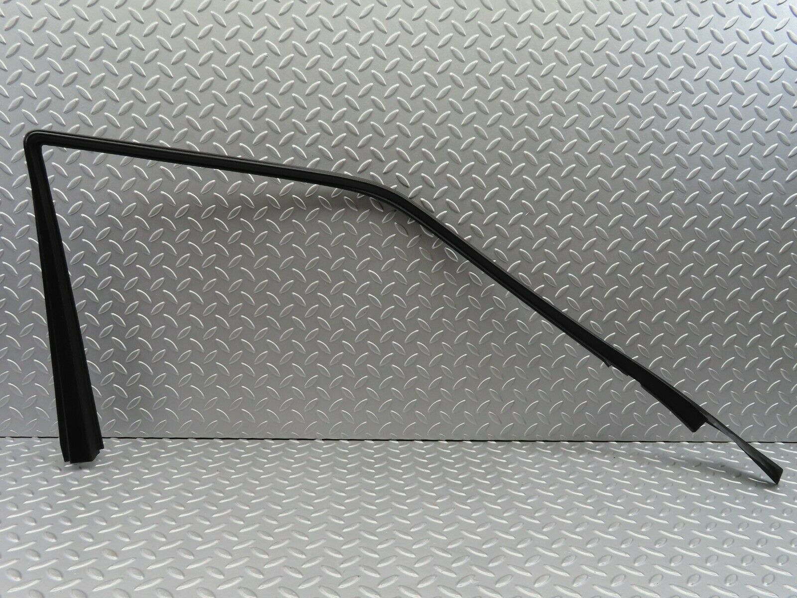 6609 Mercedes-Benz S124 E220 Wagon Front Left Inner Window Frame Cover