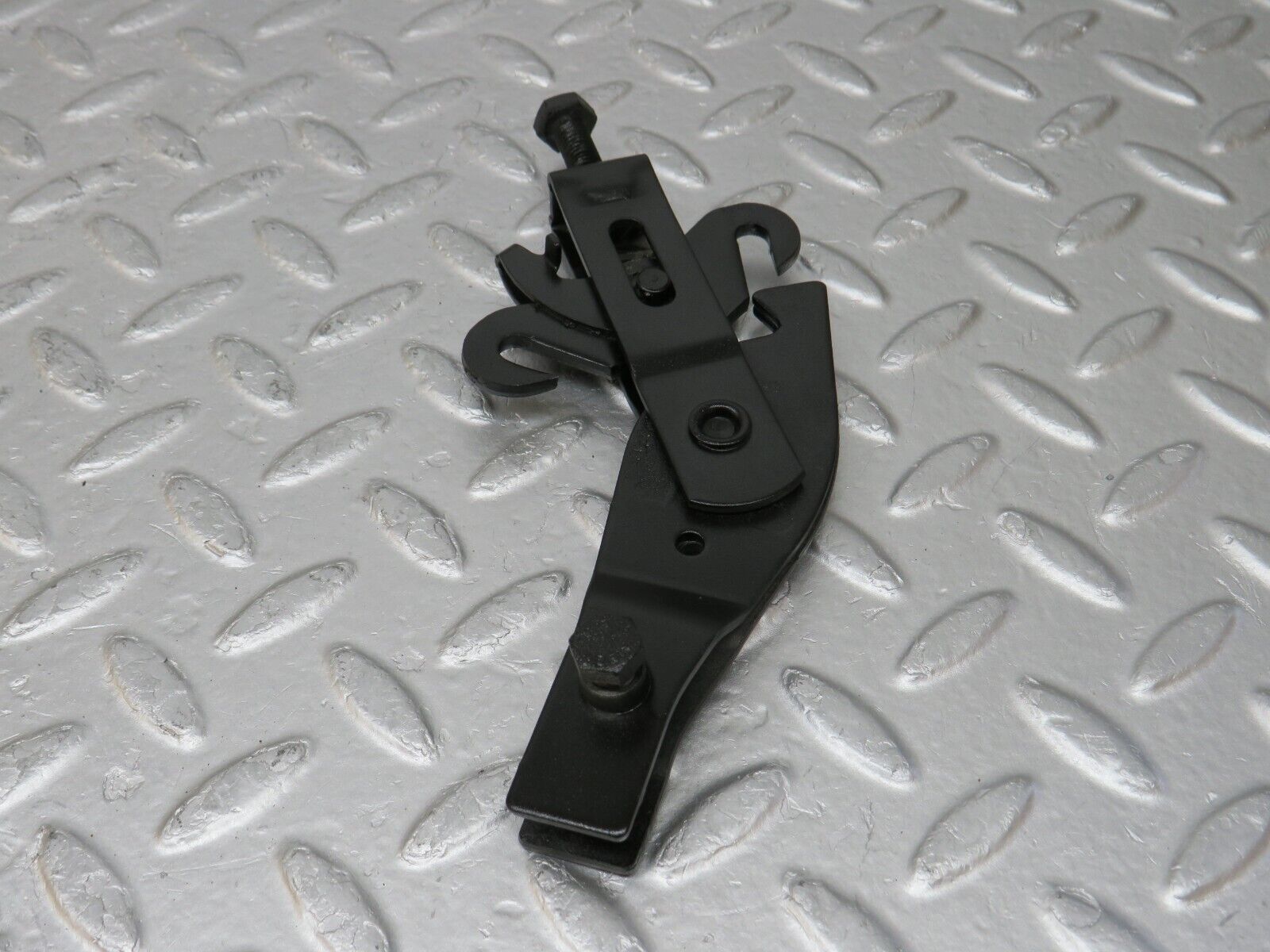 34677 Mercedes-Benz W124 260E Handbrake Adjusting Handbrake Regulator