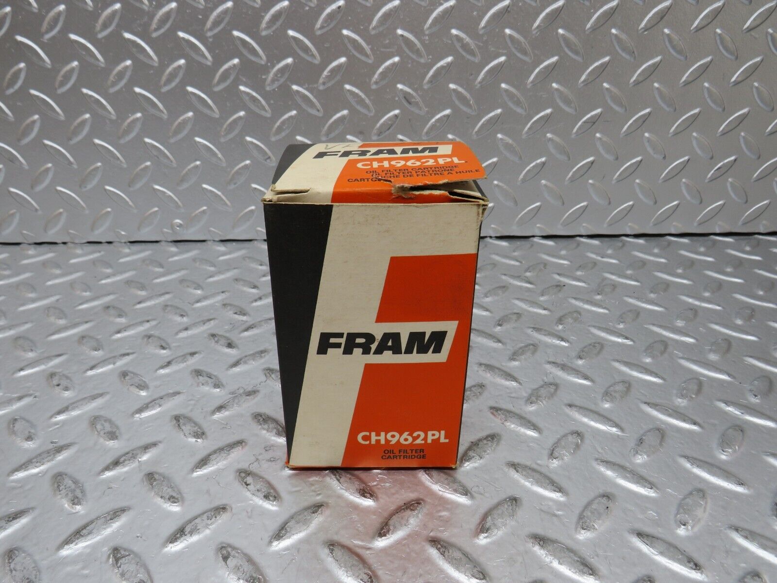 27076 Mercedes-Benz W123 280E Oil Filter CH962PL